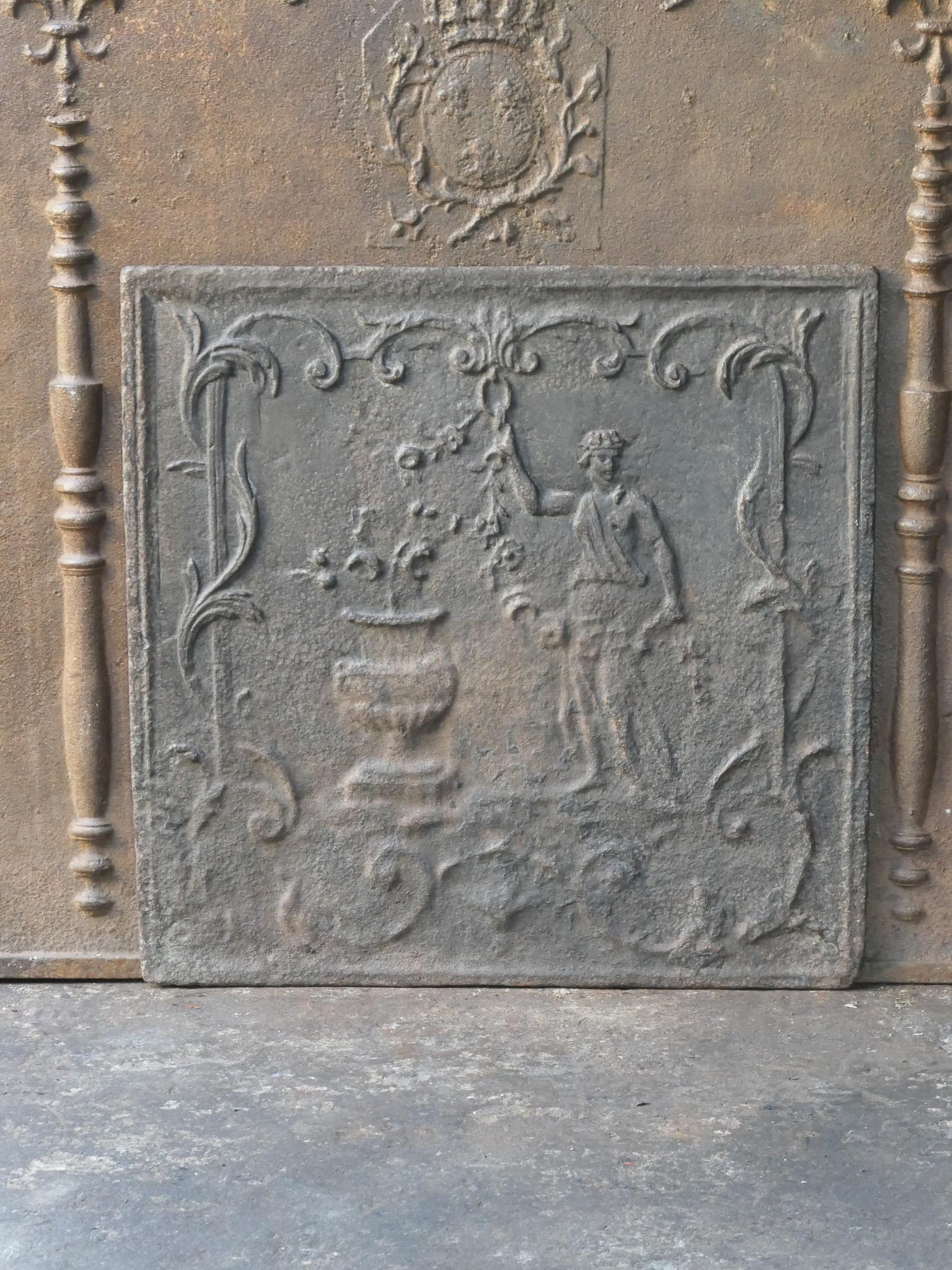 Neoclassico Antique French 'Flora' Fireback / Backsplash, XVIII-XIX secolo in vendita