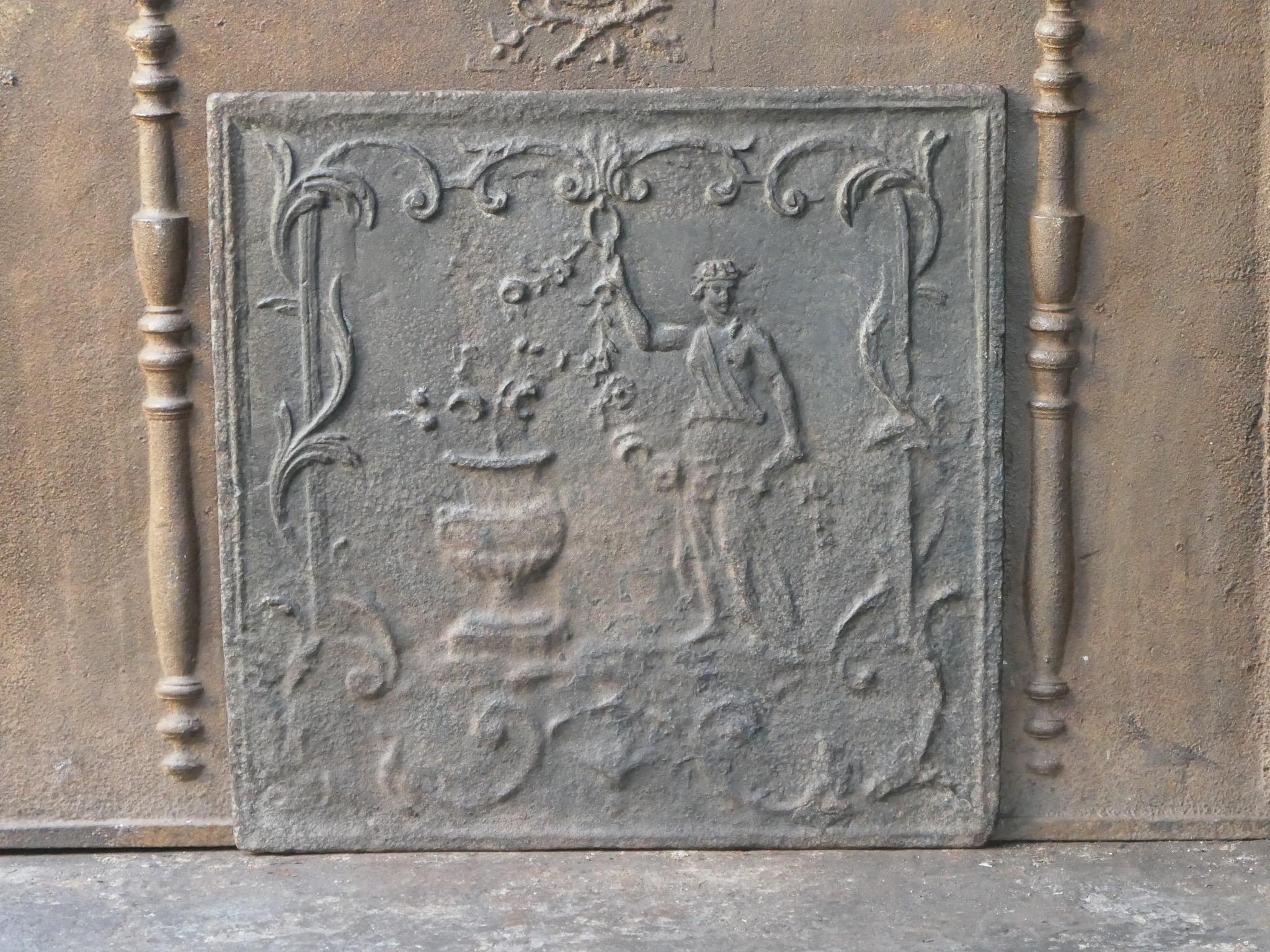 Francese Antique French 'Flora' Fireback / Backsplash, XVIII-XIX secolo in vendita