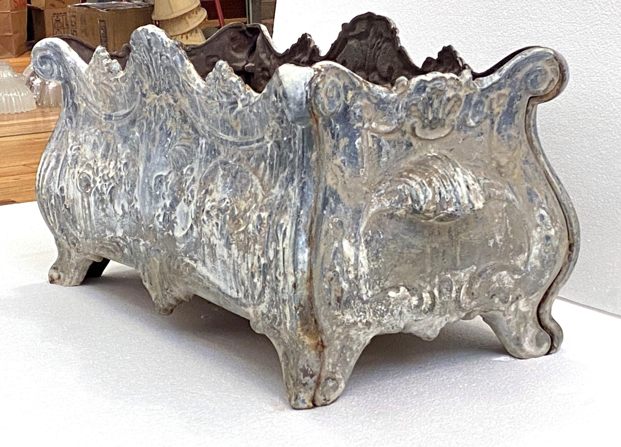 Antique French Floral Cast Iron Planter 18th C. Rectanglular w/ Original Patina In Good Condition In New York, NY