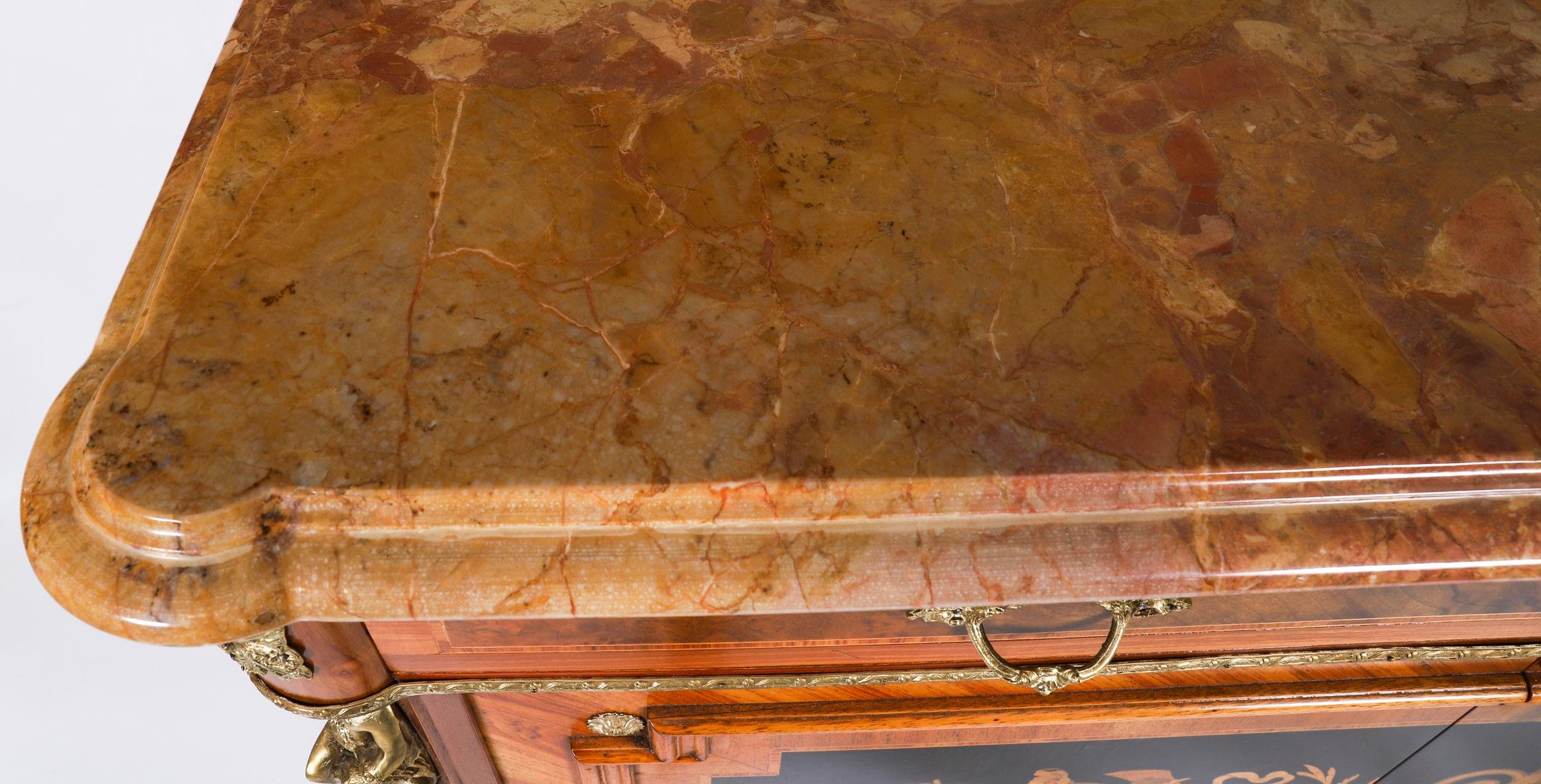 Antique French Intarsio floreale con bordo in marmo Circa 1900 in vendita 7