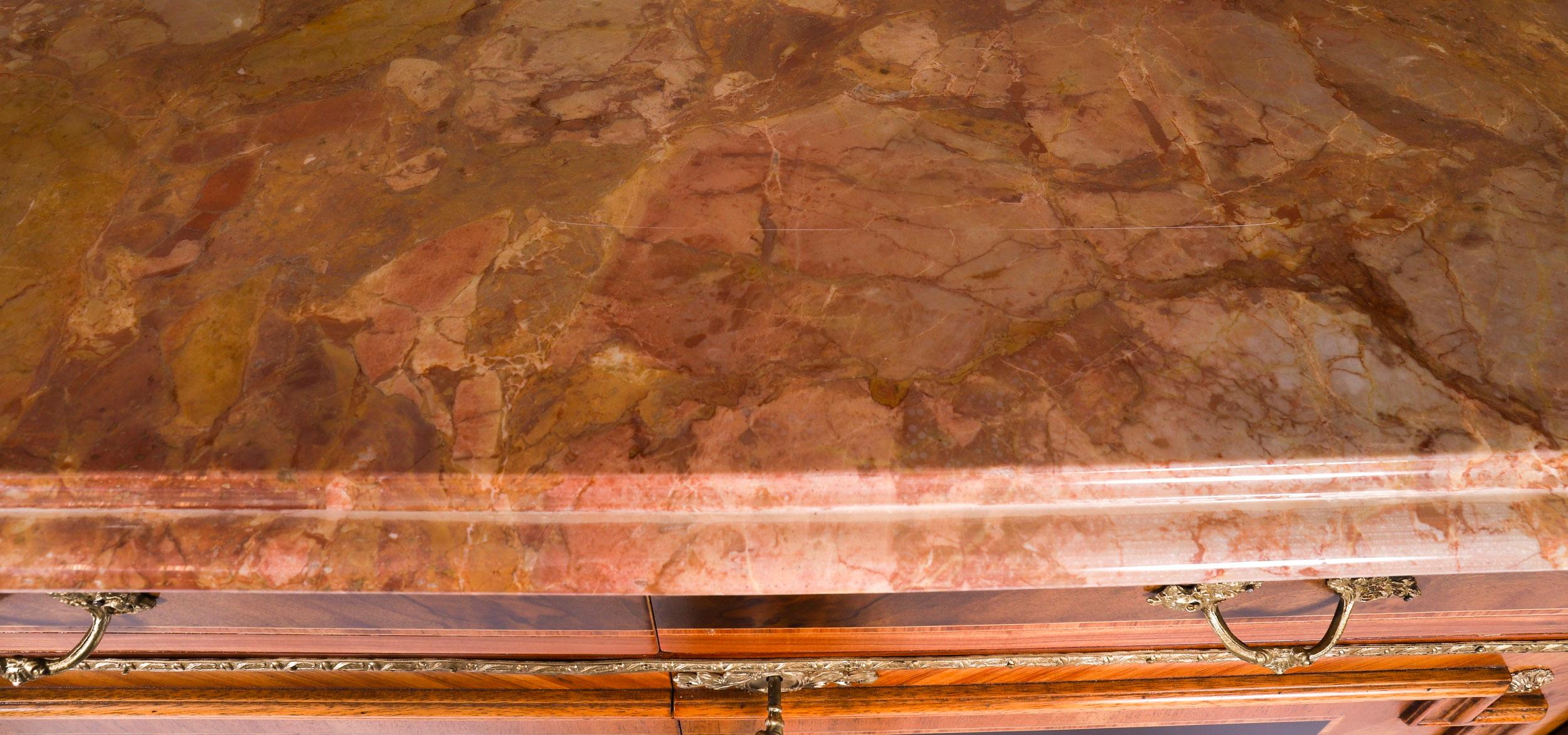 Antique French Intarsio floreale con bordo in marmo Circa 1900 in vendita 9