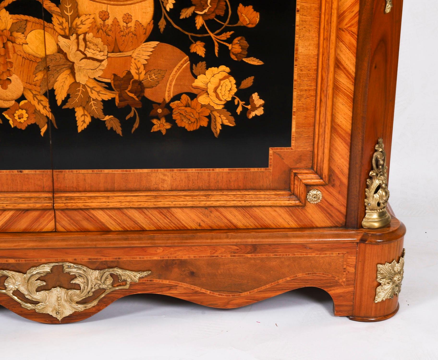 Antique French Intarsio floreale con bordo in marmo Circa 1900 in vendita 10