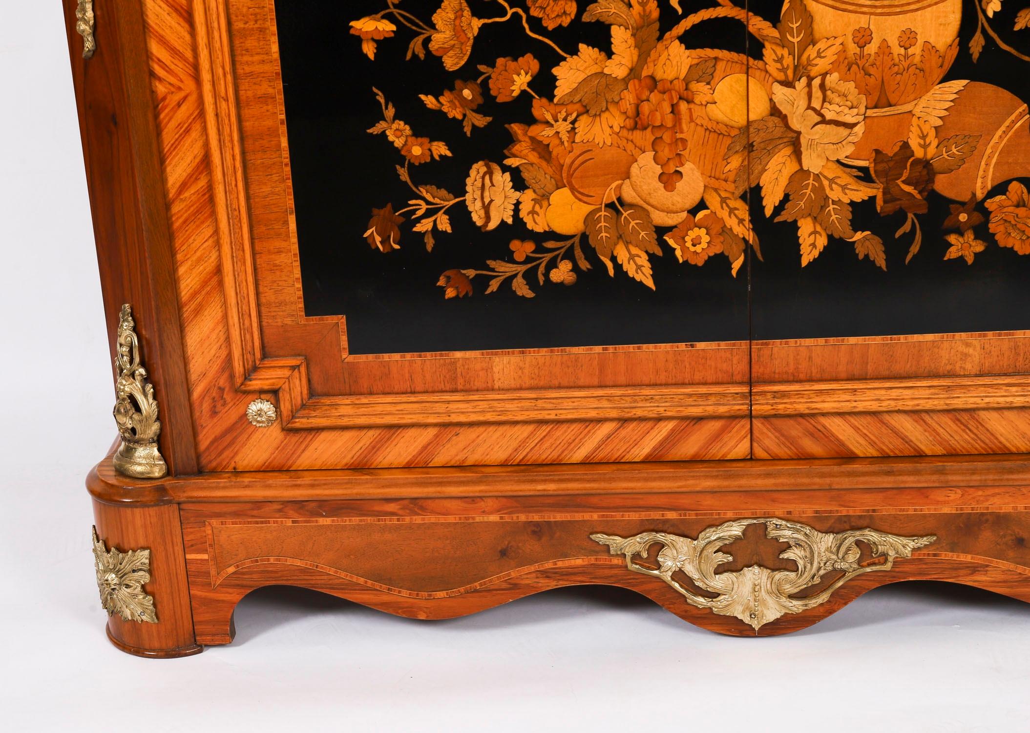 Antique French Intarsio floreale con bordo in marmo Circa 1900 in vendita 11