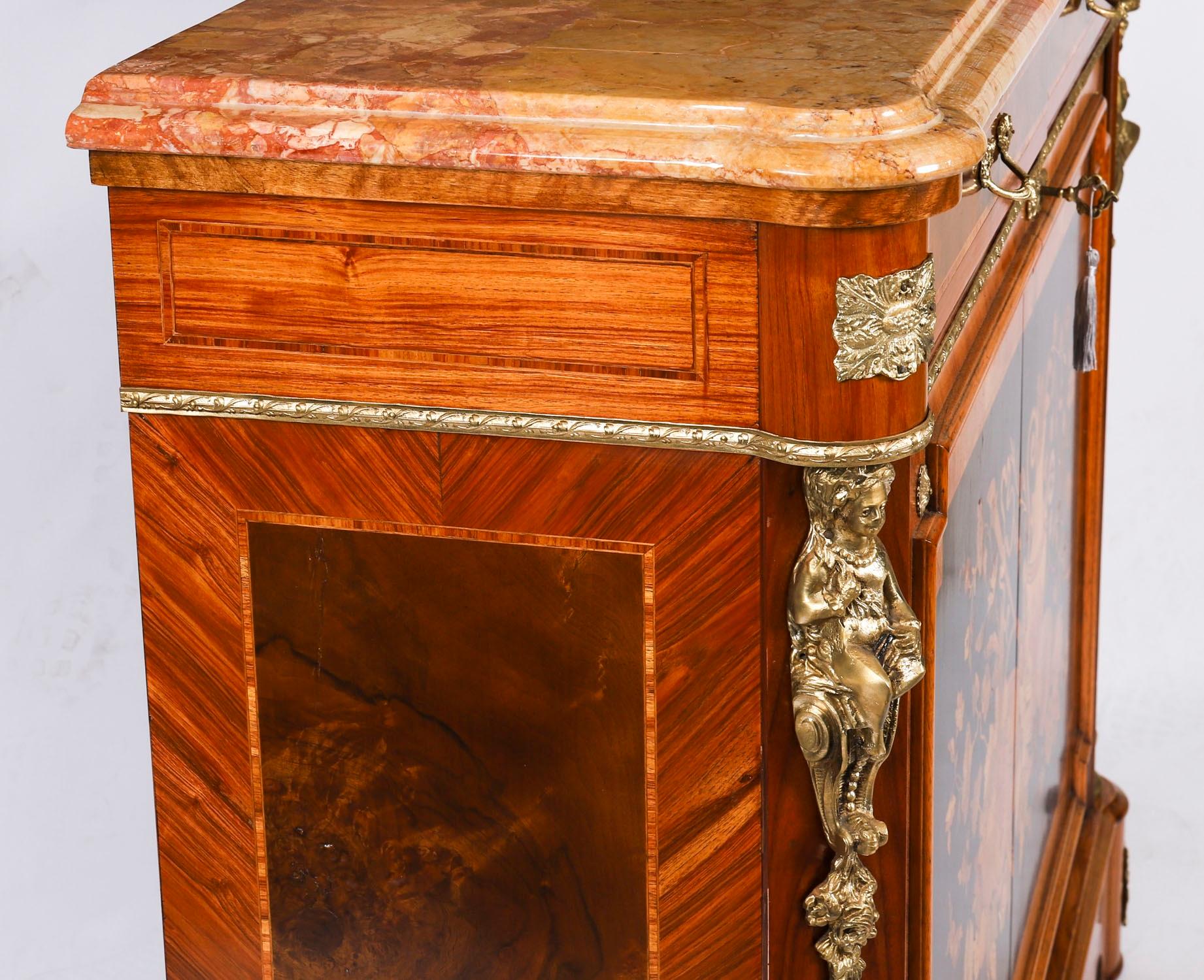 Antique French Intarsio floreale con bordo in marmo Circa 1900 in vendita 13