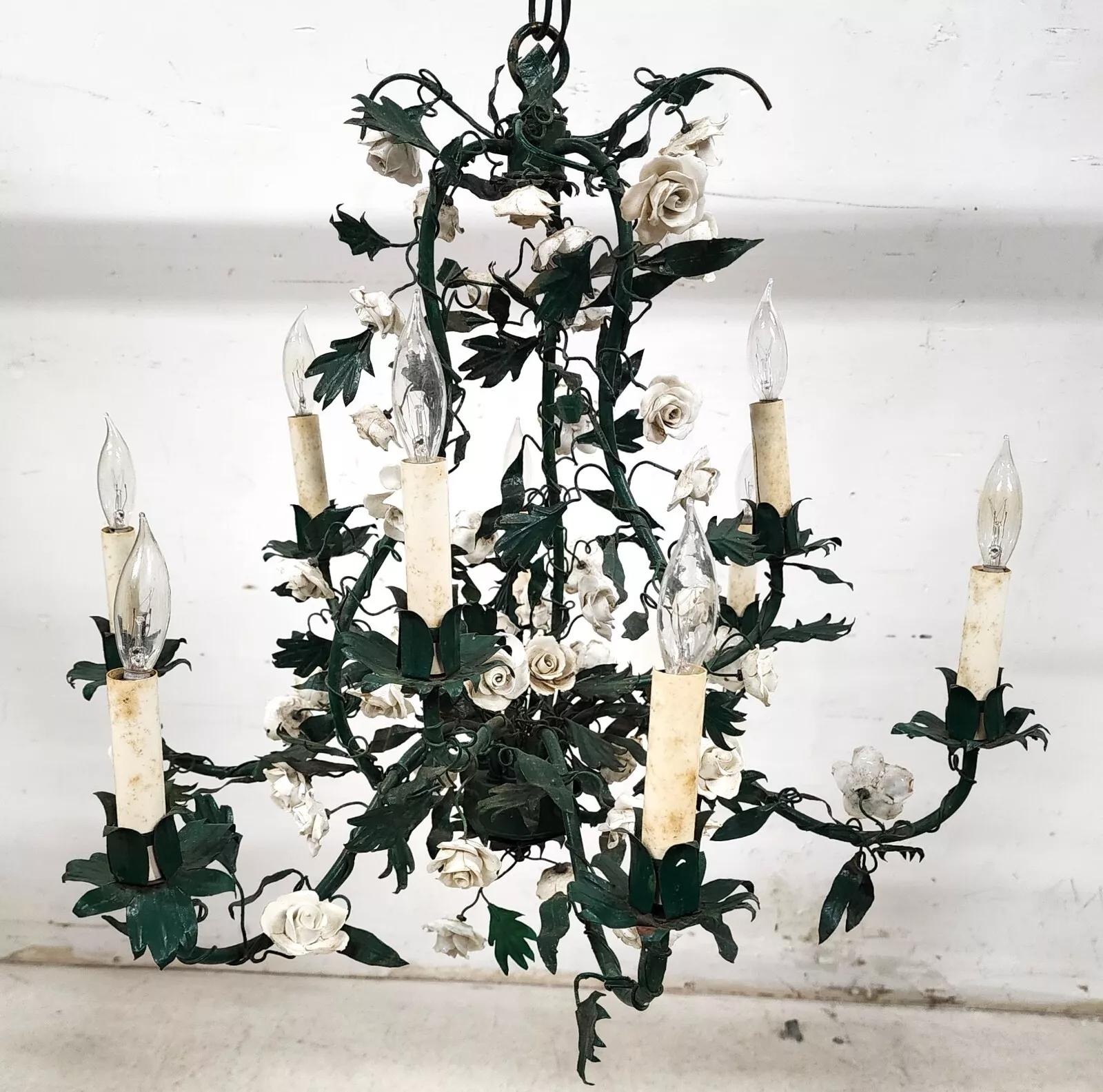 Metallo Antique French Porcelaine de Saxe Tole Floral Chandelier in vendita