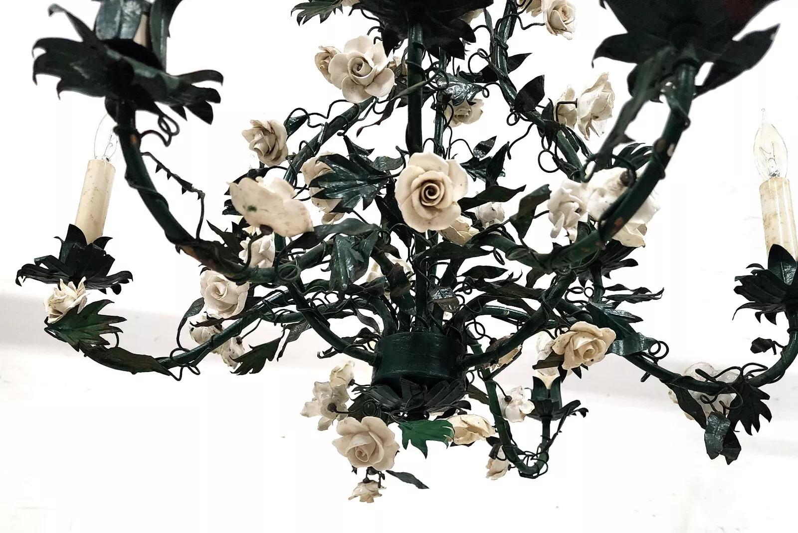 Antique French Porcelaine de Saxe Tole Floral Chandelier in vendita 3