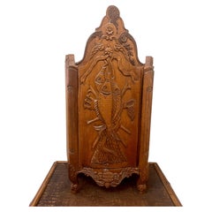 Antique French Mehlbox „Fariniere“ mit handgeschnitztem Fish Design, 19. Jahrhundert