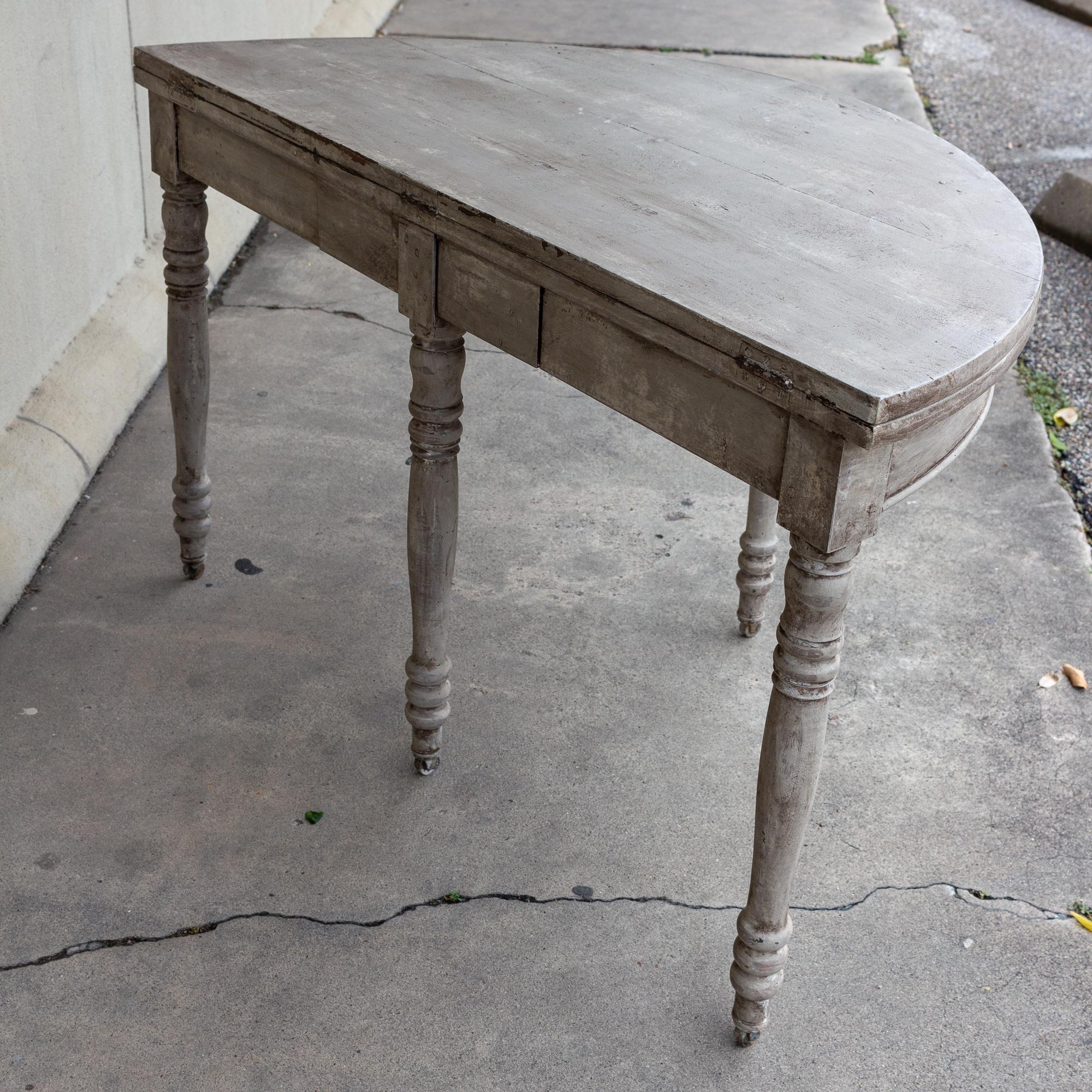 Antique French Console Demi-lune pieghevole e tavolo rotondo in finitura greige 3