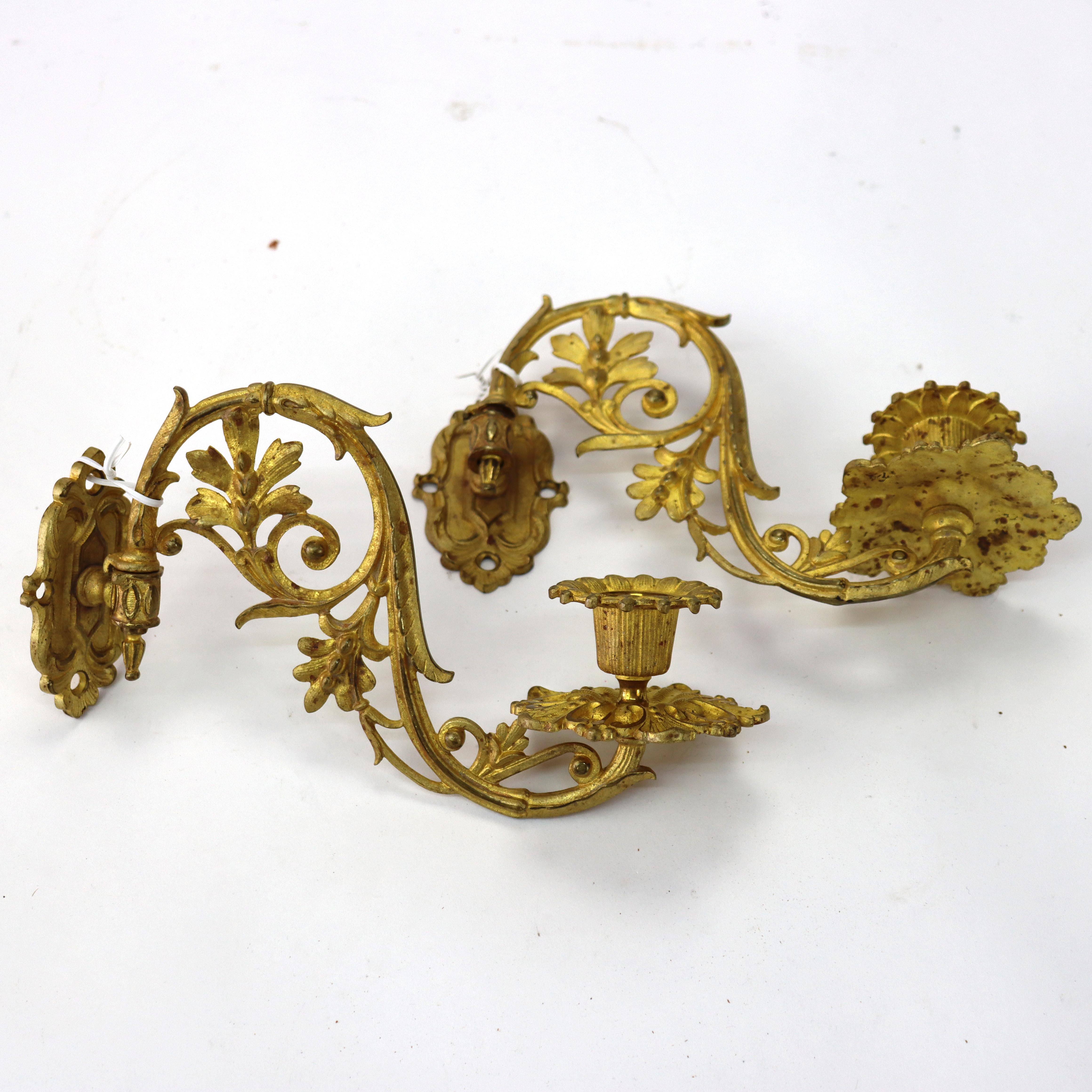 Applique murale française ancienne en forme de feuillage en bronze doré à une seule bougie, vers 1890 Bon état - En vente à Big Flats, NY