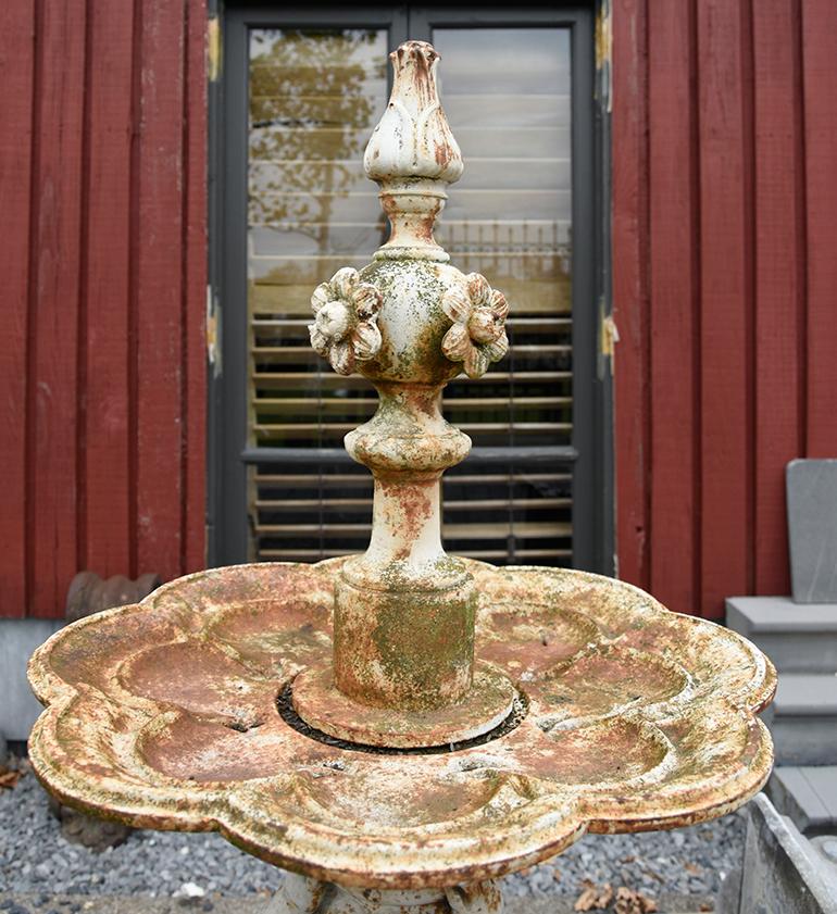 Antique French Fountain, 19th Century In Fair Condition In Udenhout, NL
