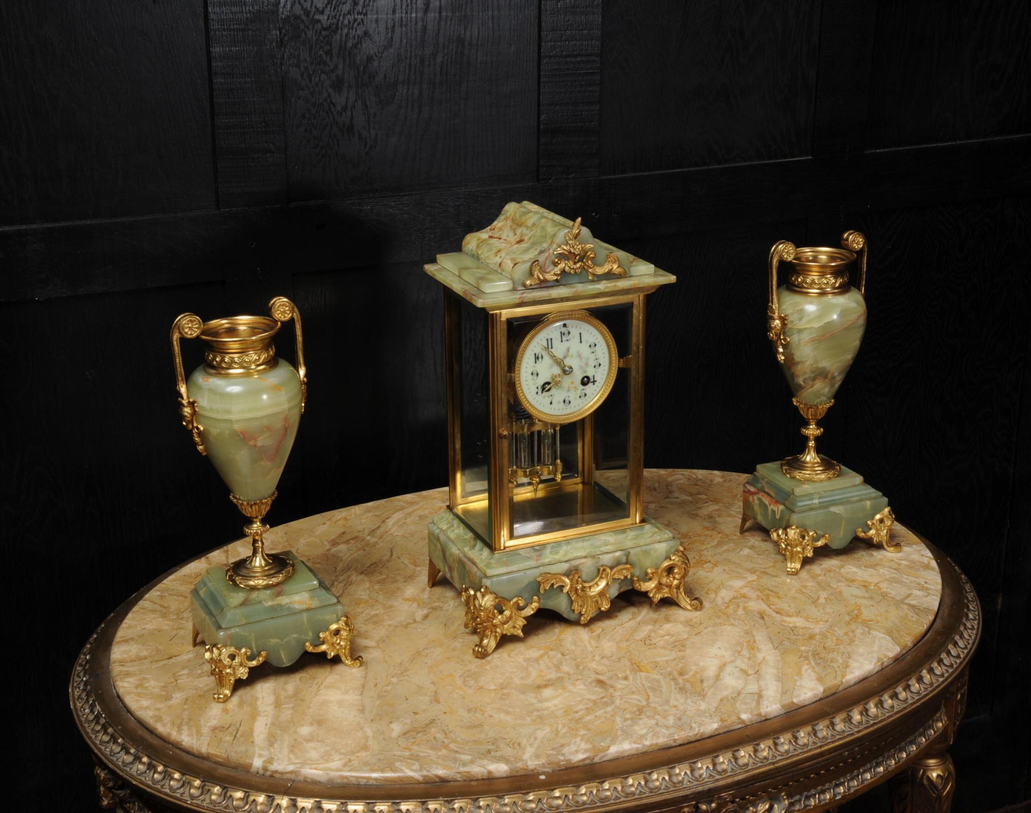 Antique French Four Glass Crystal Regulator Clock Set in Onyx and Ormolu (Französisch)