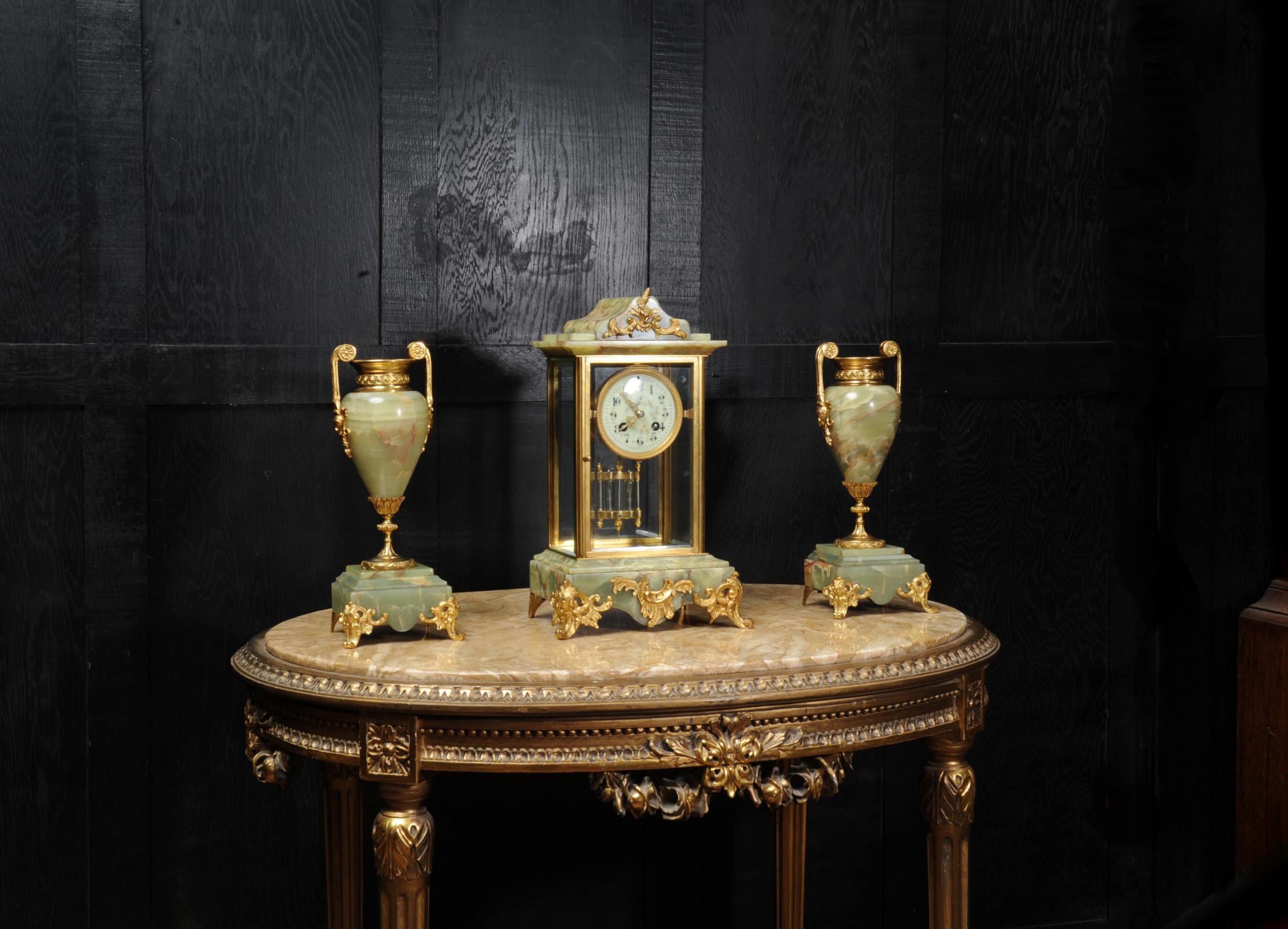 Antique French Four Glass Crystal Regulator Clock Set in Onyx and Ormolu im Zustand „Hervorragend“ in Belper, Derbyshire