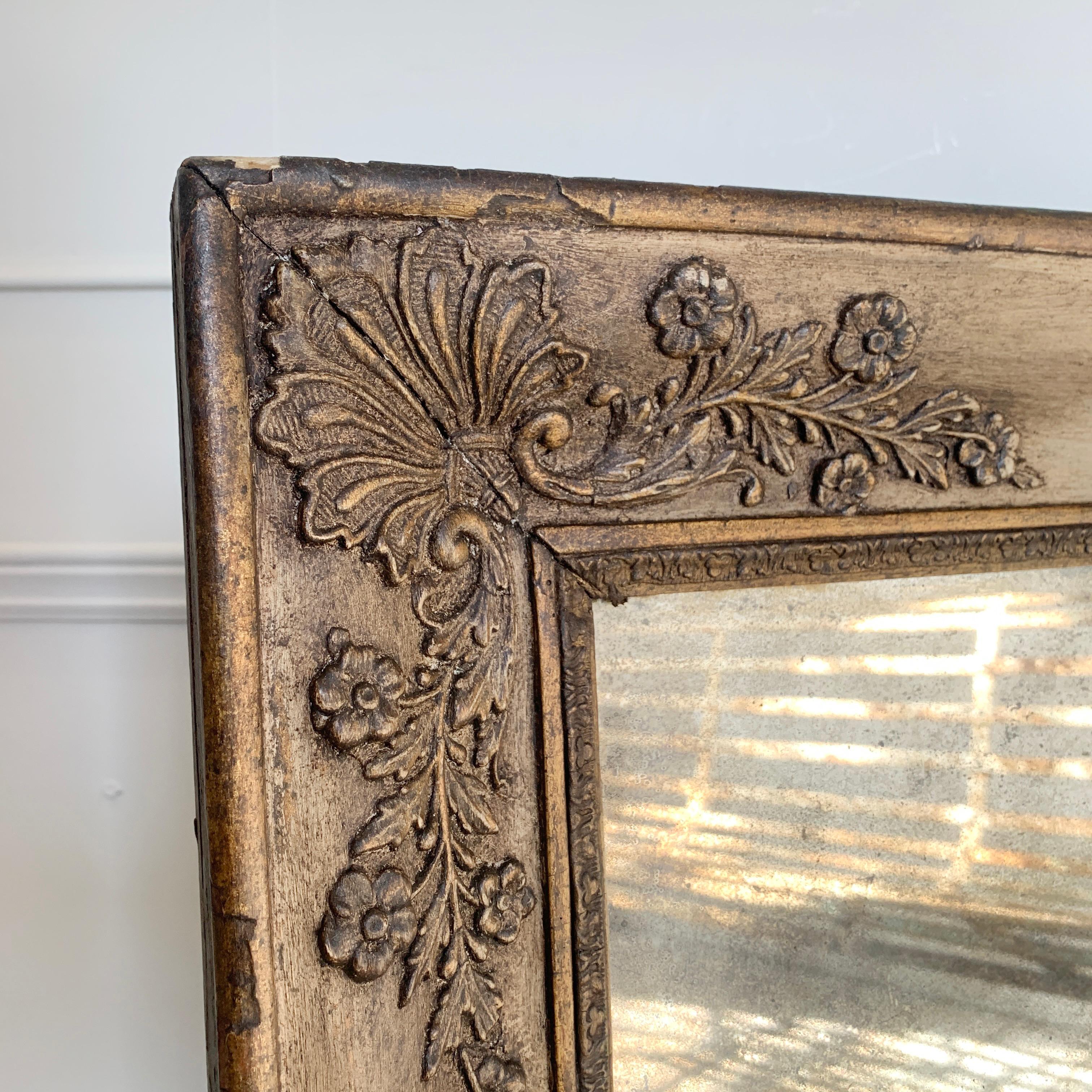 Antiker französischer Spiegel mit vergoldetem Rahmen aus Fuchs (Französisch) im Angebot