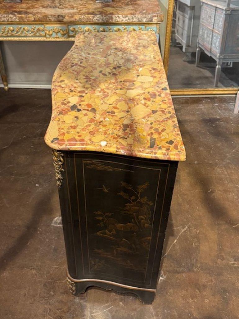 Armario Antiguo Estilo Maison Jansen Francés con Diseño de Chinoiserie Mármol en venta