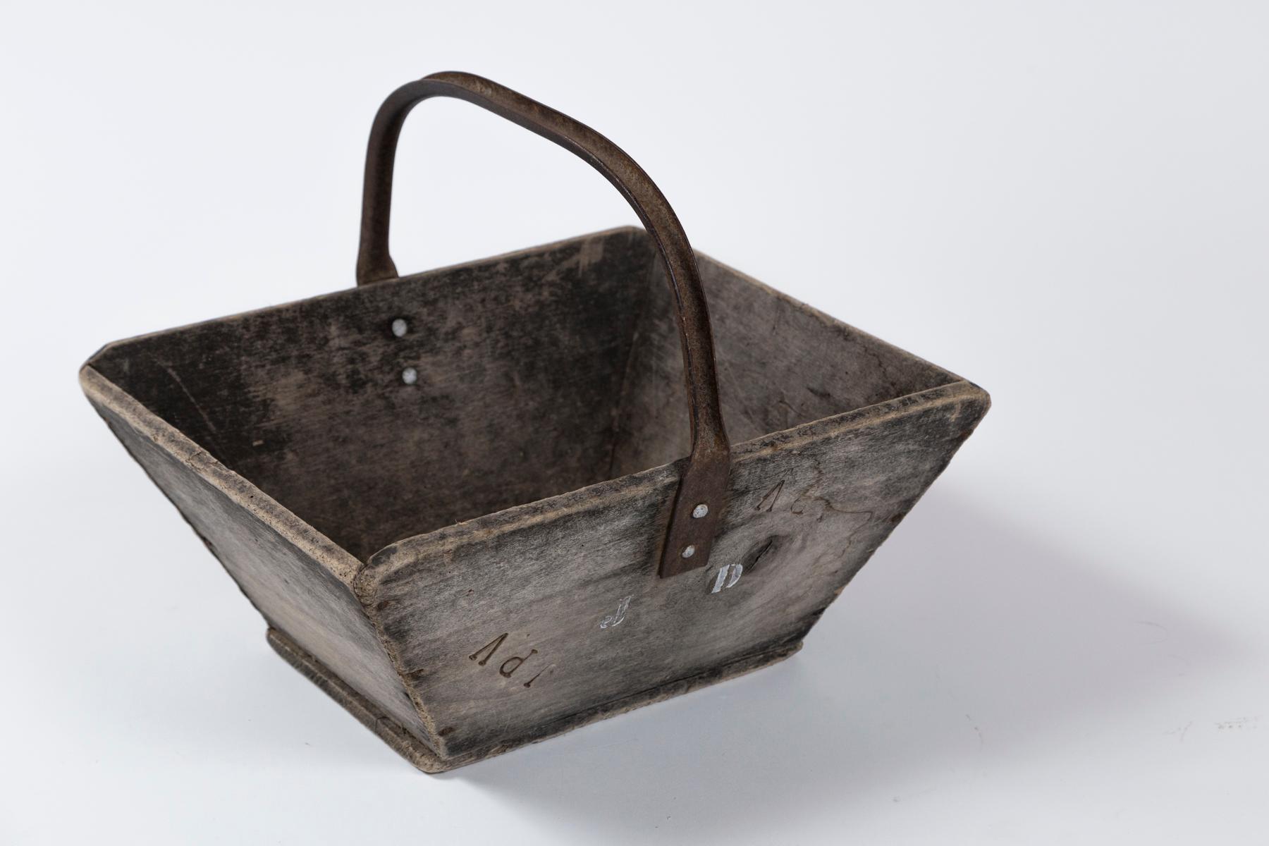 Antique French Garden Trug (Panier), early 20th Century In Good Condition For Sale In Chappaqua, NY