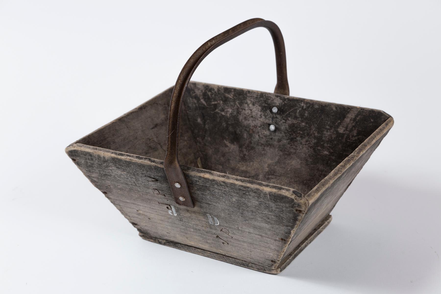 Iron Antique French Garden Trug (Panier), early 20th Century For Sale