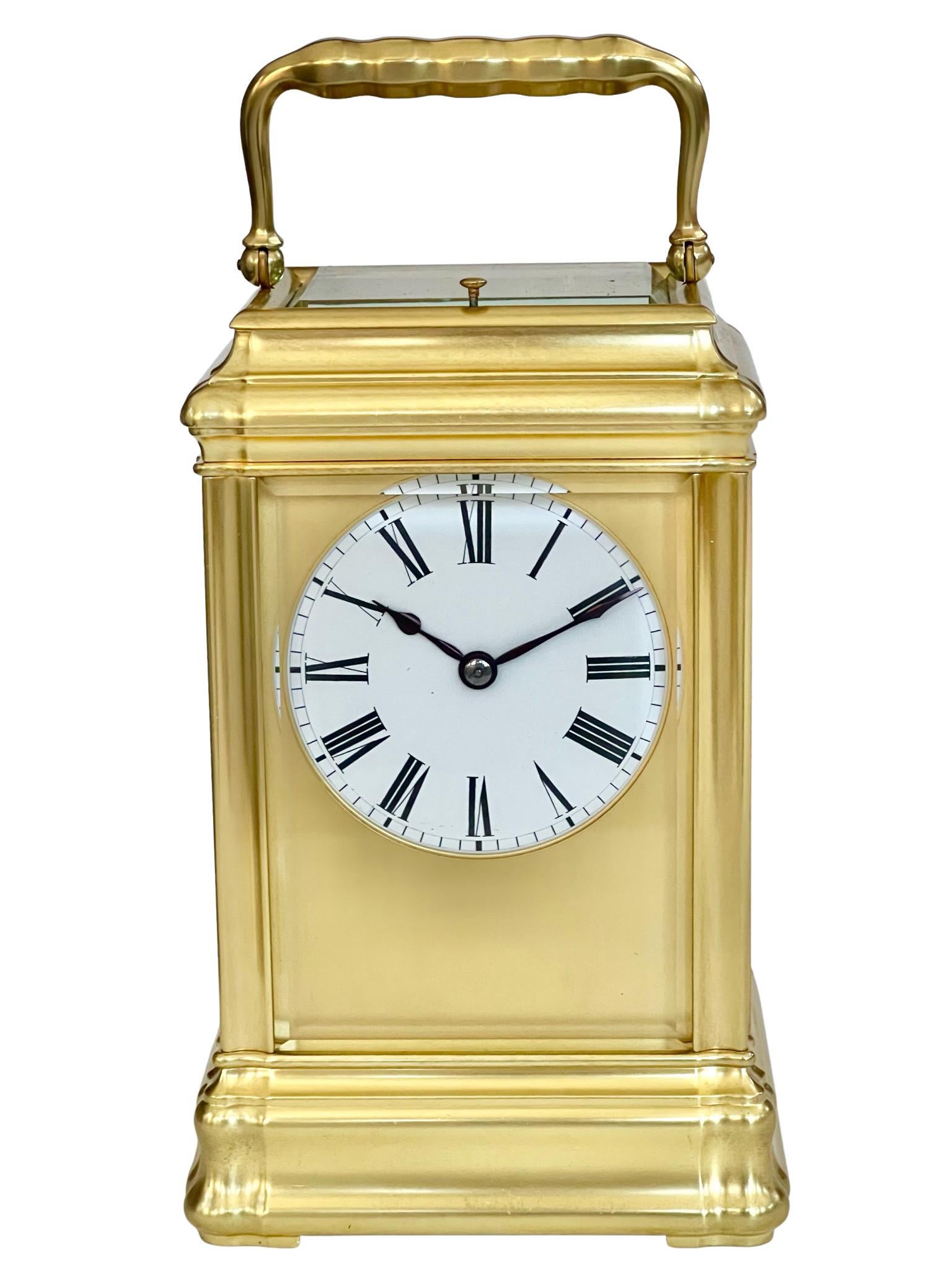 A magnificent French giant eight day striking and repeating carriage clock by Drocourt, Paris. This is an outstanding example of a French giant carriage clock that s in excellent cosmetic and mechanical condition.

The substantial gorge case is