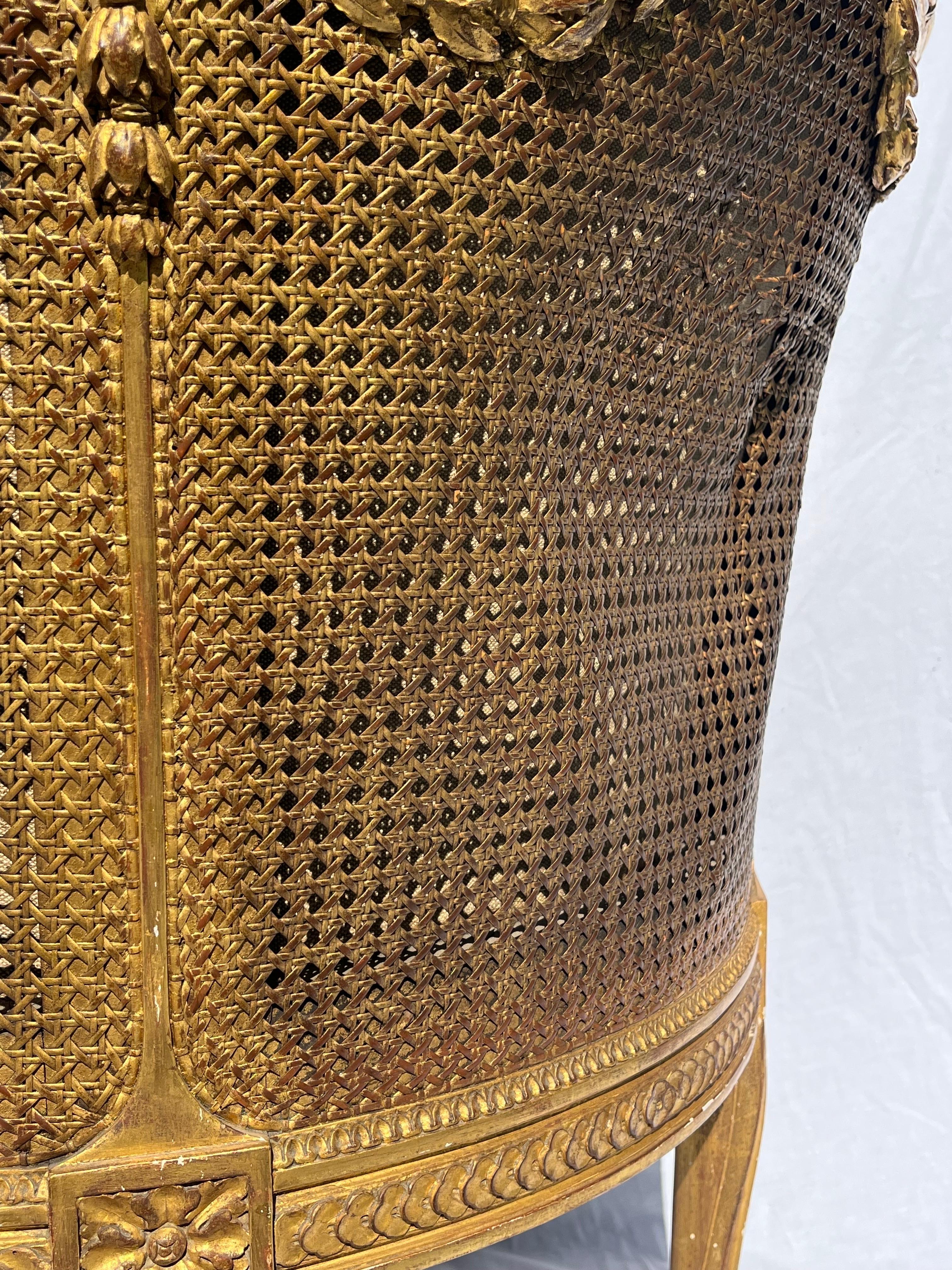 Antiquité française dorée et sculptée 19ème siècle Cane fauteuil Bergere tapissé en vente 9