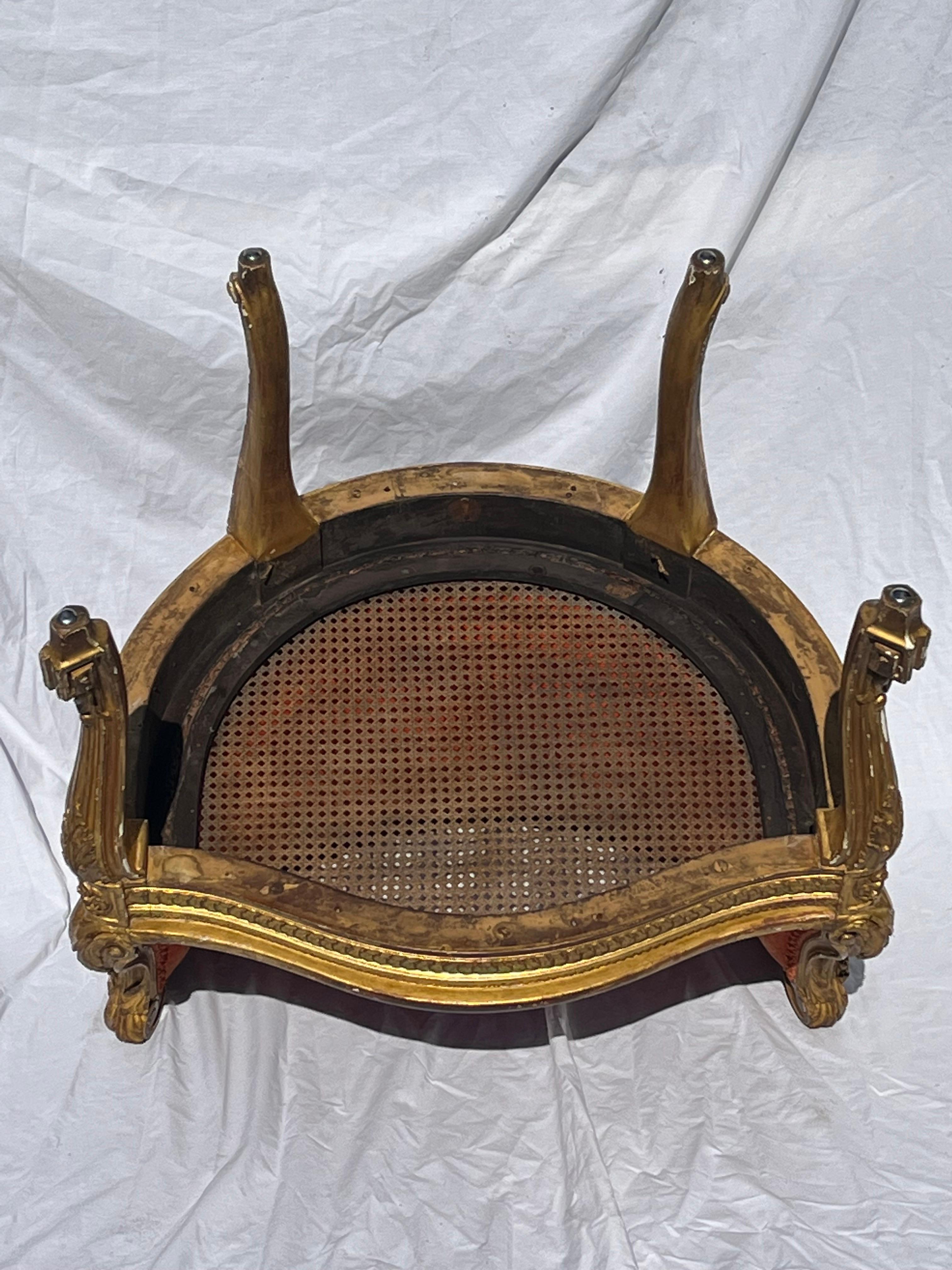 Antiquité française dorée et sculptée 19ème siècle Cane fauteuil Bergere tapissé en vente 11
