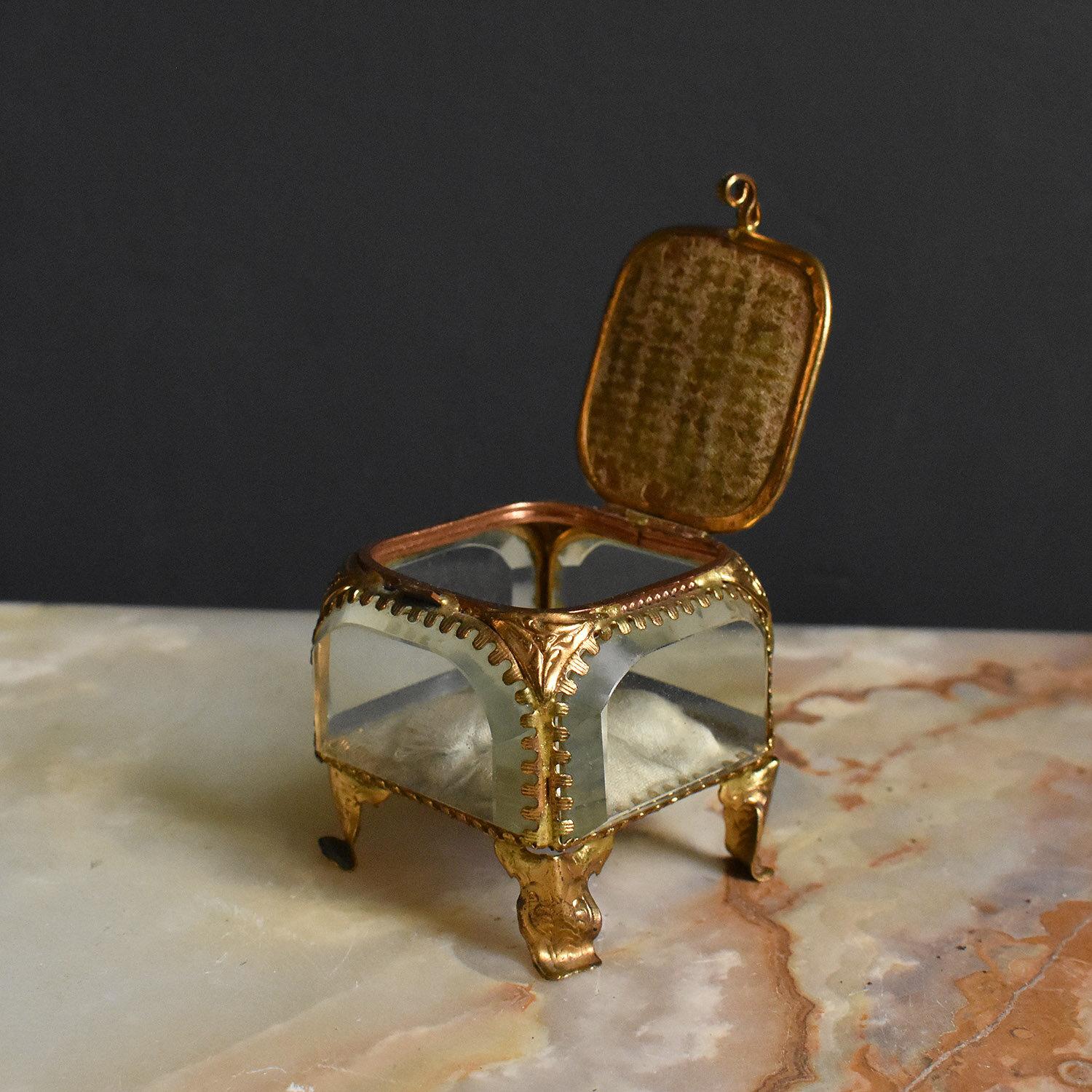 Antique French Gilt Brass and Cut Glass Souvenir Jewellery Casket, 19th Century For Sale 4