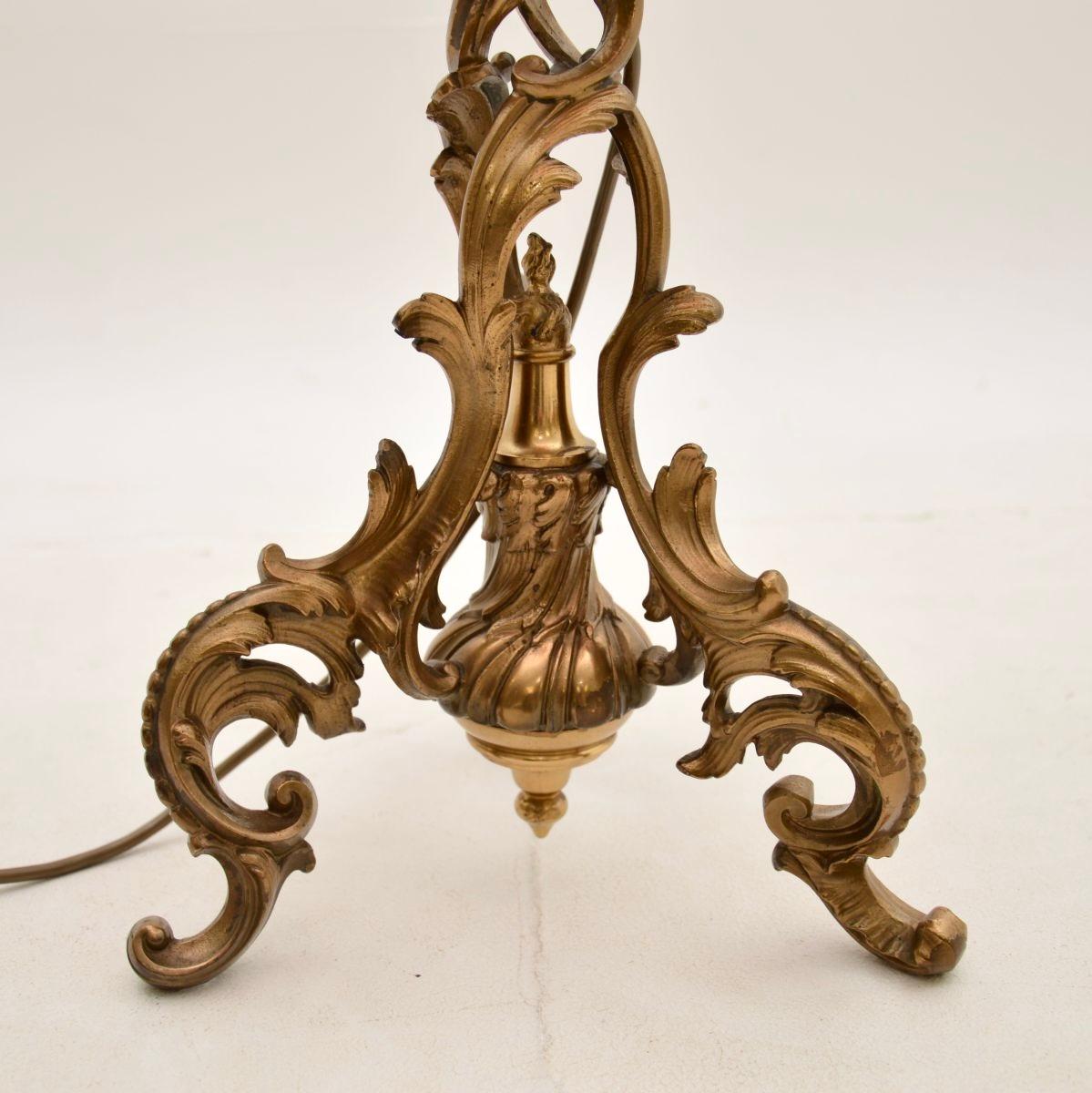 Antique French Gilt Bronze and Crystal Glass Table Lamp For Sale 2