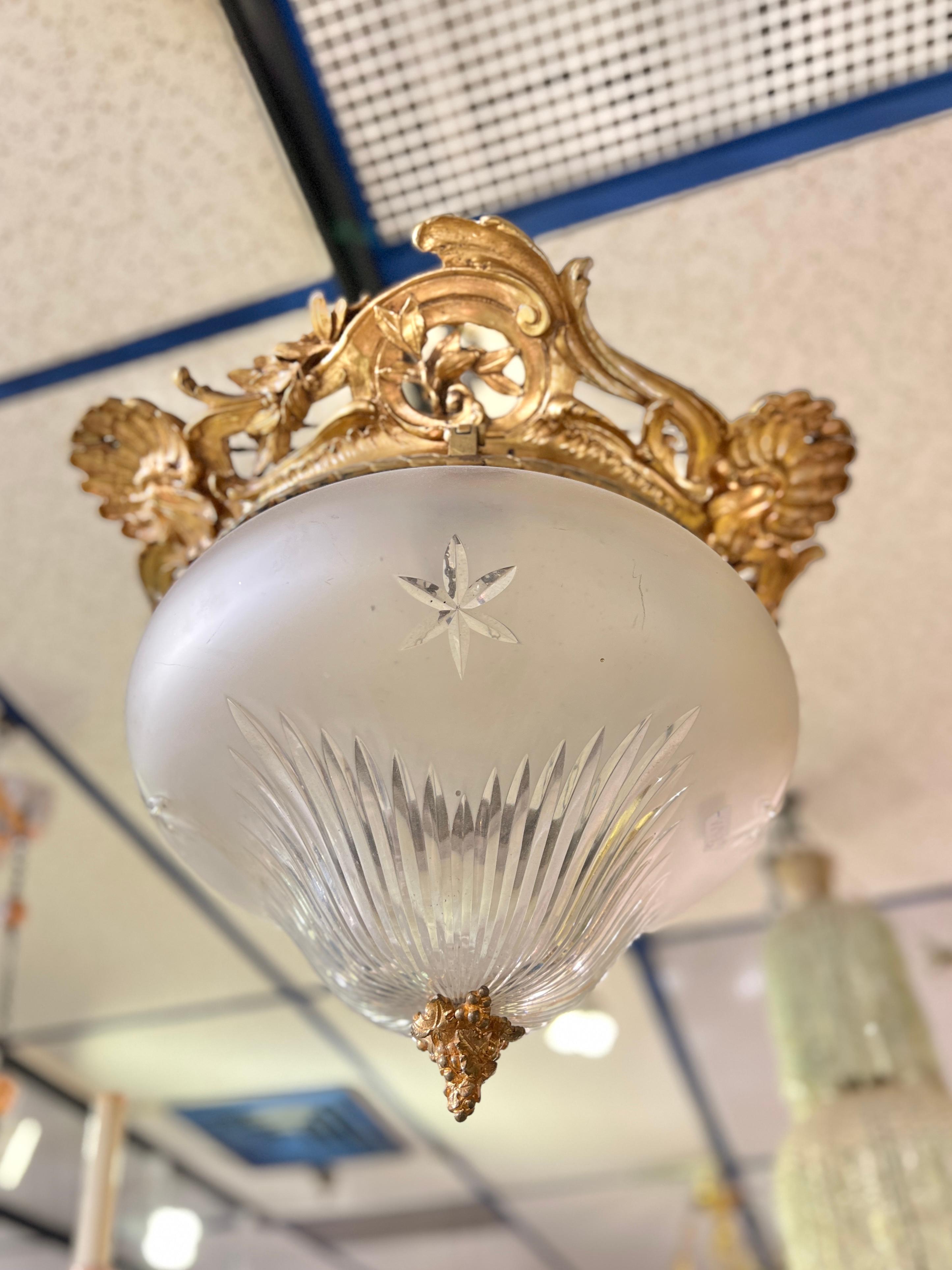 Antique French, bronzo dorato e vetro inciso, lampadario a sospensione ad incasso In condizioni buone in vendita a New York, NY