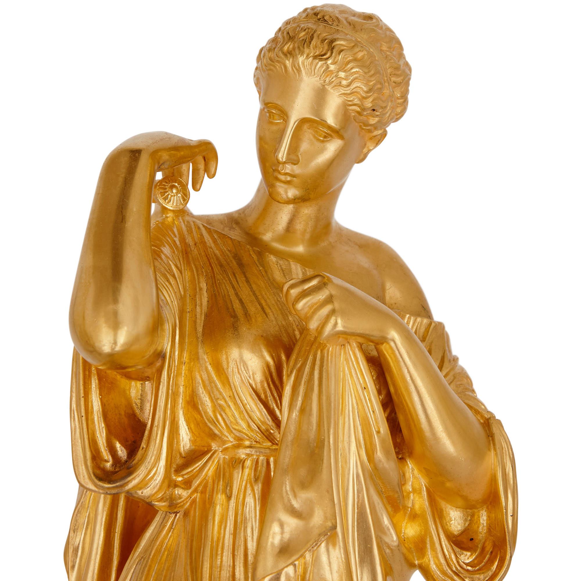 Antikes französisches Uhrenset aus vergoldeter Bronze und Malachit (Französisch) im Angebot