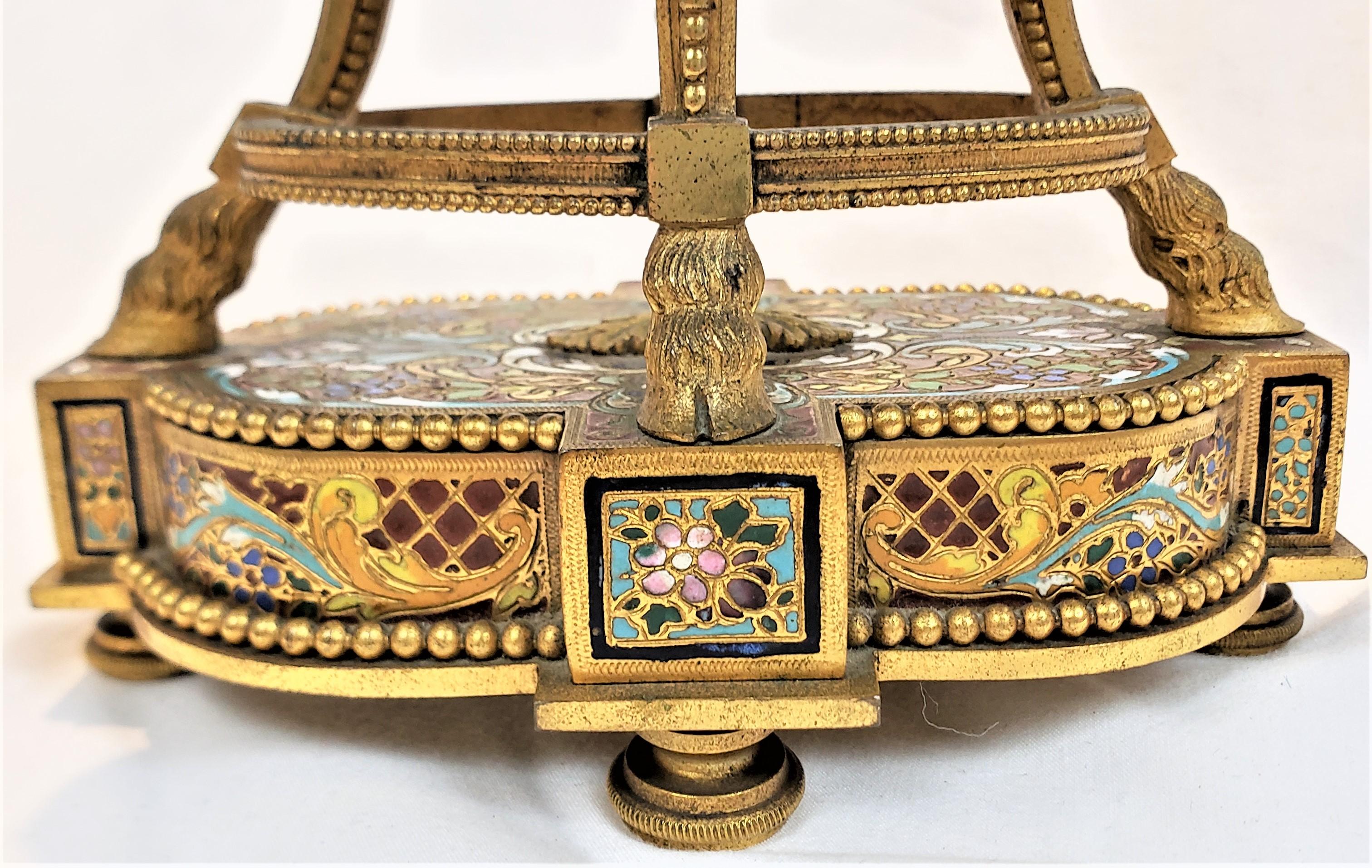 Antike französische Kaminsims- oder Tischuhr aus vergoldeter Bronze und Champleve 'Marie Antoinette' im Angebot 5