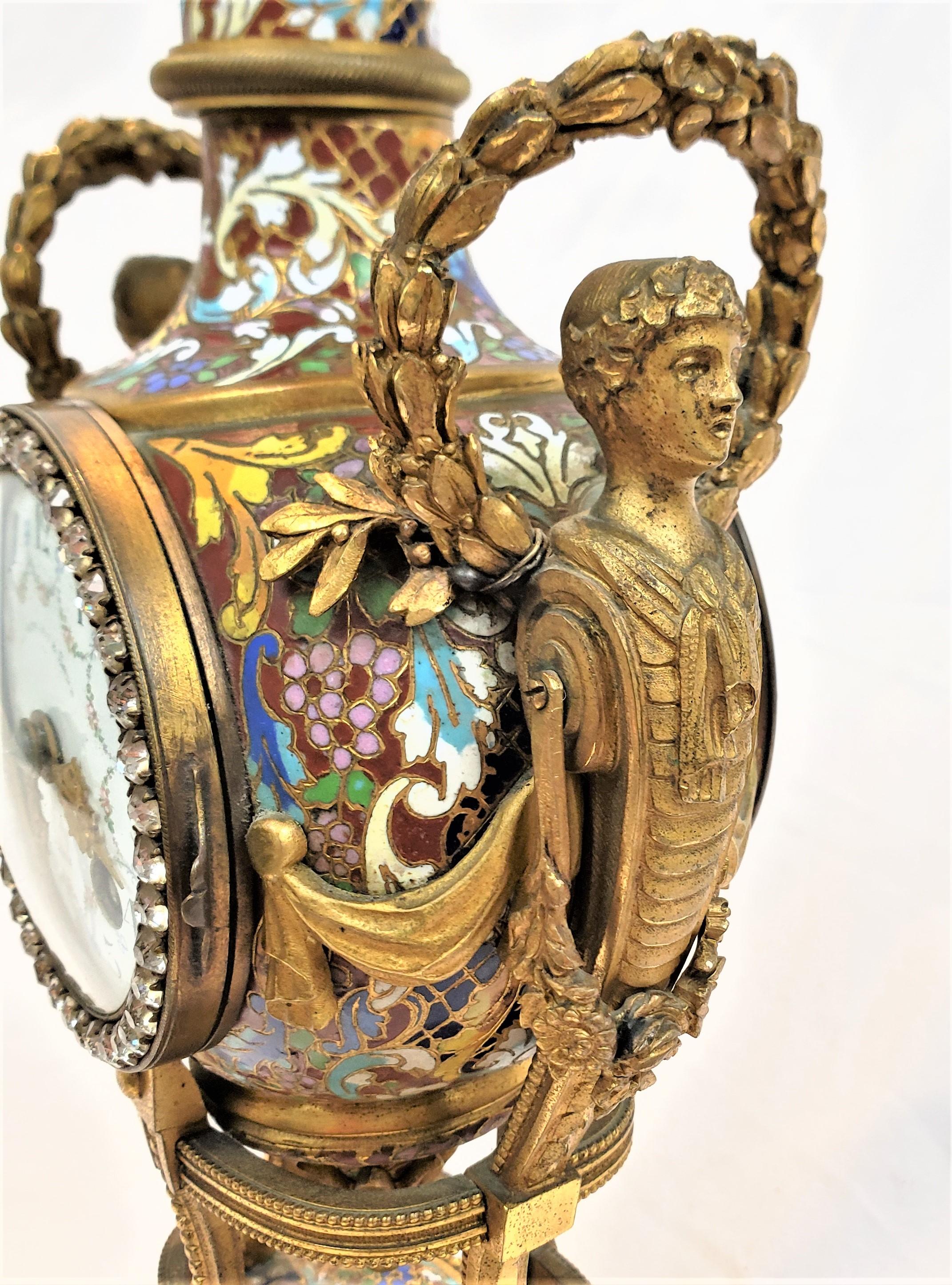 Antike französische Kaminsims- oder Tischuhr aus vergoldeter Bronze und Champleve 'Marie Antoinette' im Angebot 6