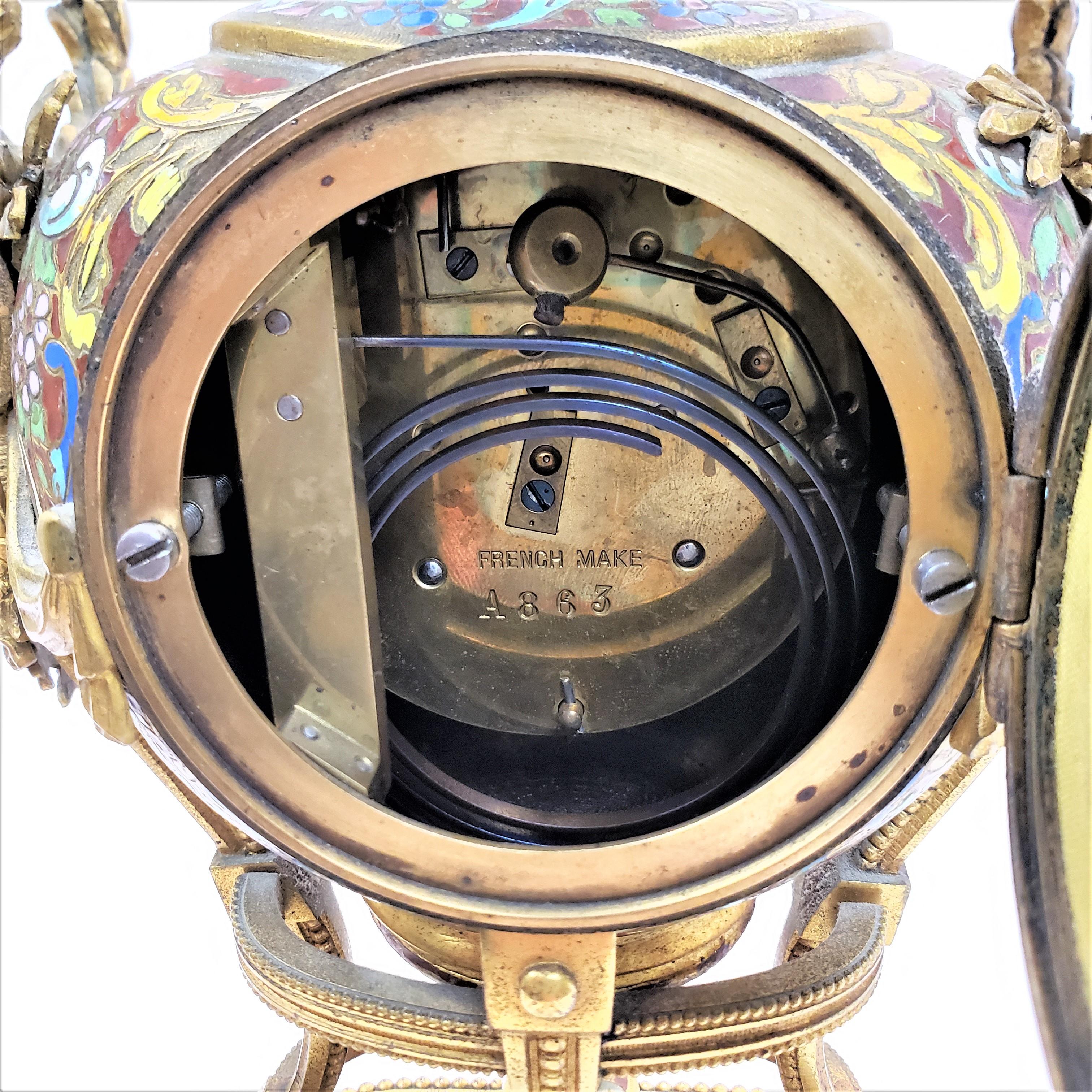 XIX secolo Antique French Bronzo dorato e orologio da tavolo 