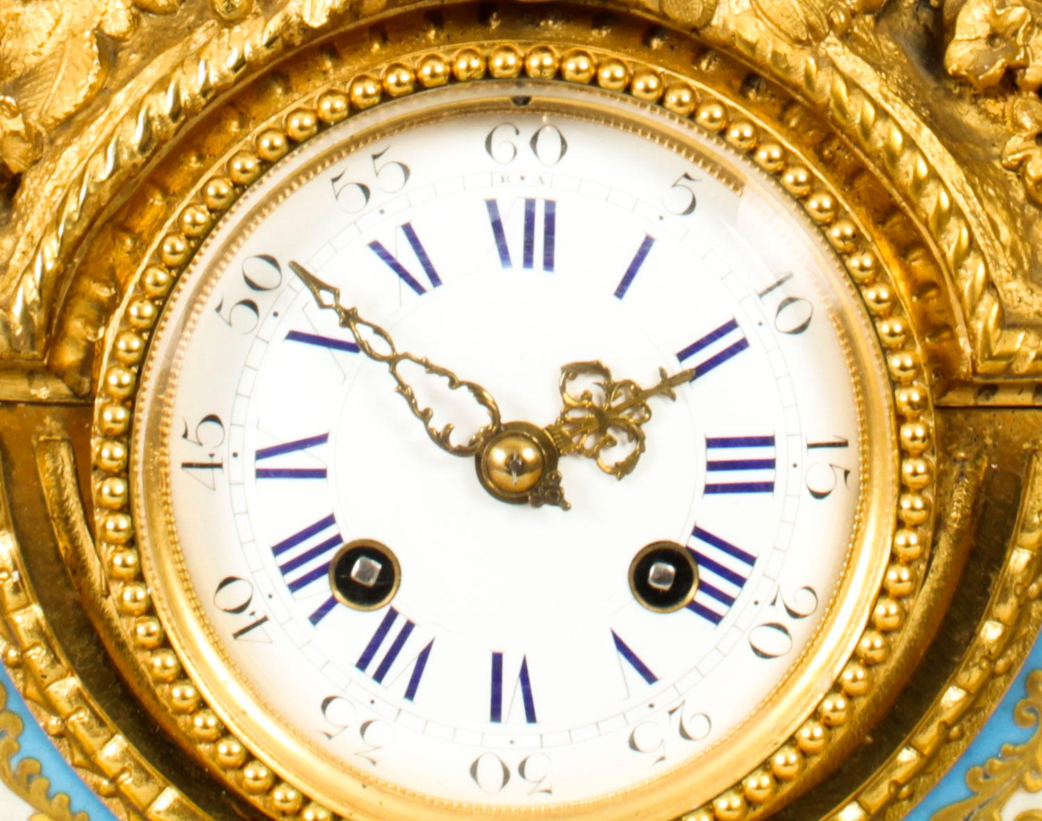 Metà XIX secolo Antico orologio francese in bronzo dorato con ritratto di Molière del XIX secolo in vendita