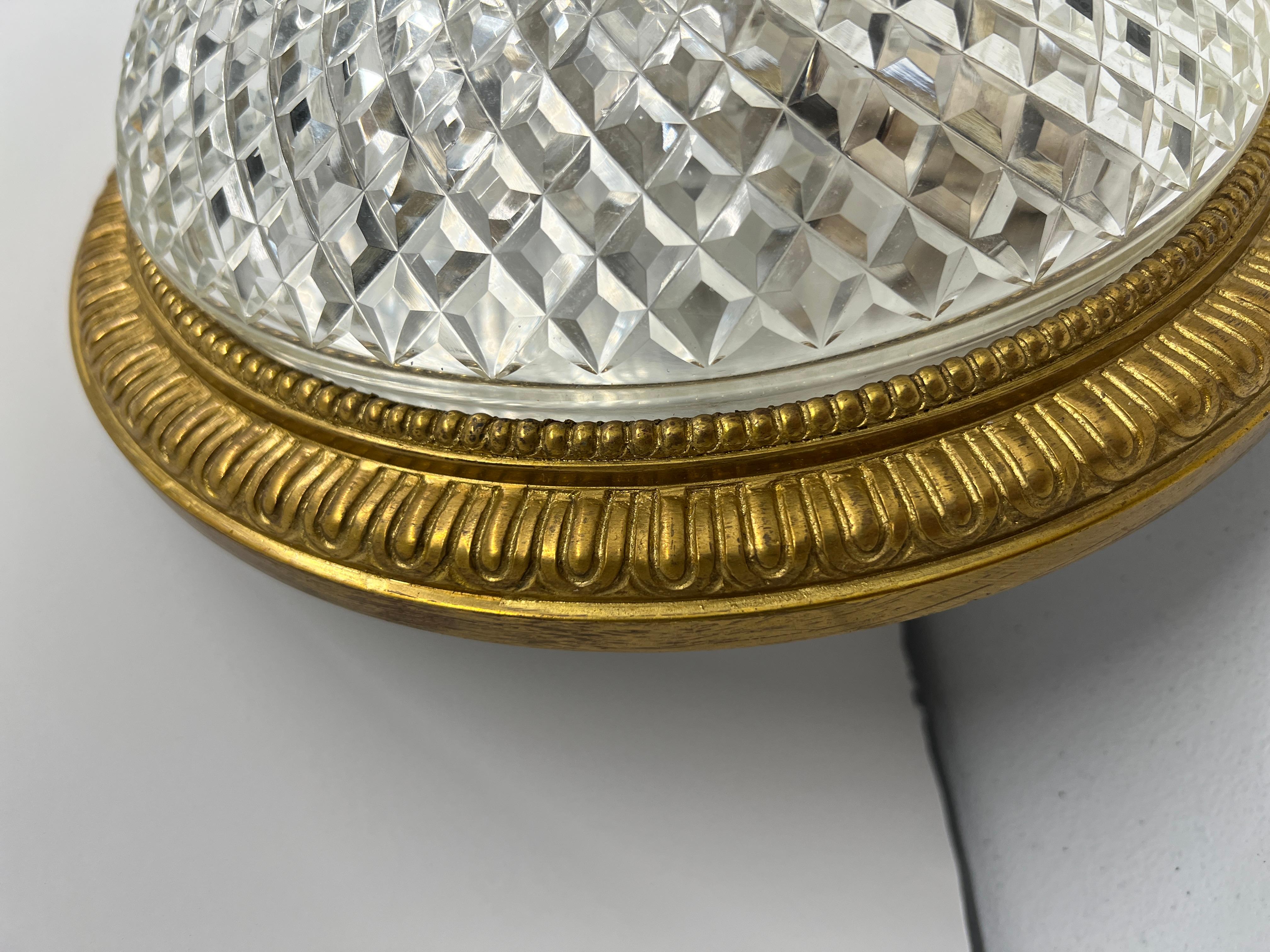 Antique French Bronzo dorato e Cristallo tagliato stile Reggenza 2 luci In condizioni buone in vendita a Atlanta, GA