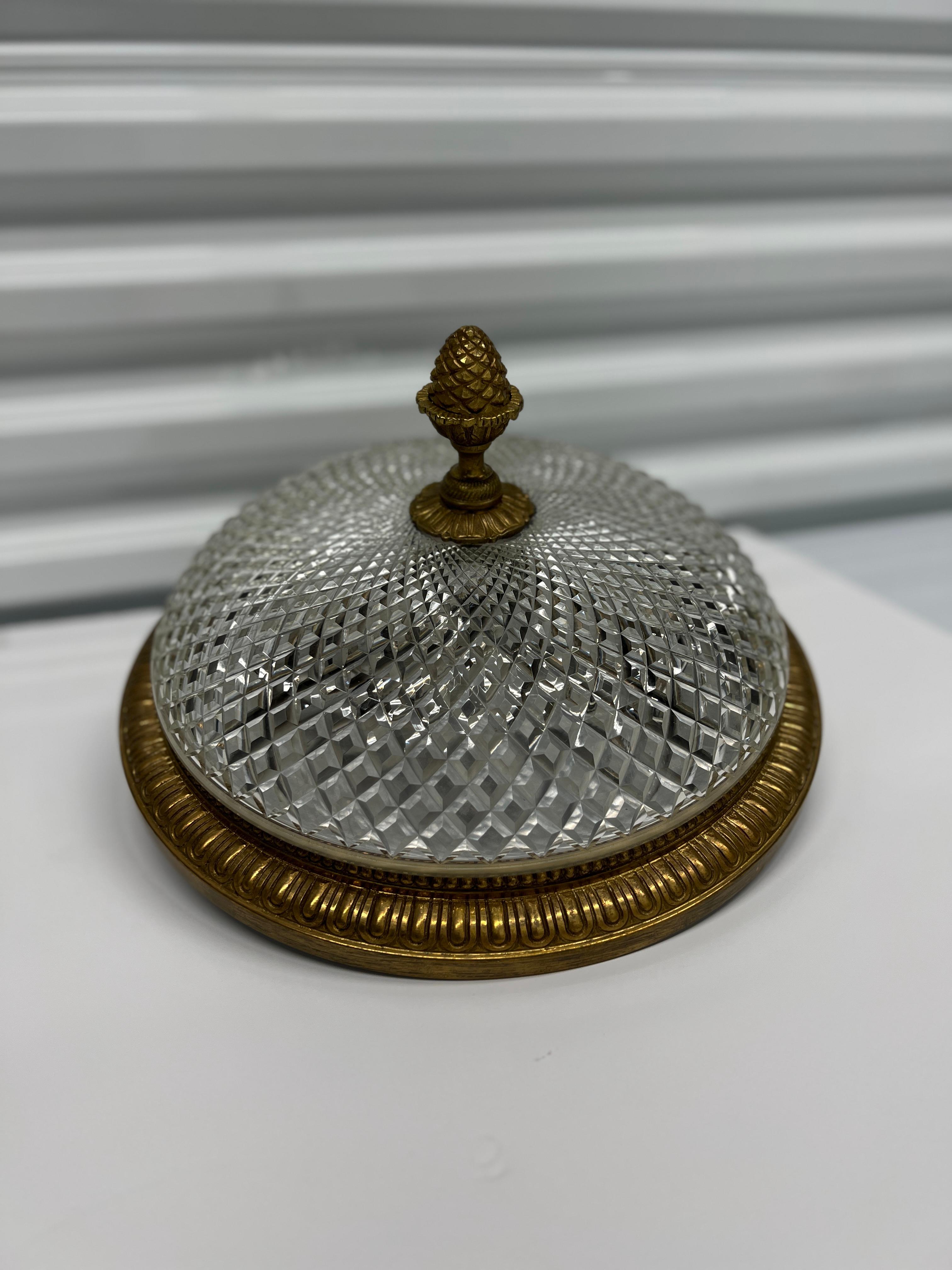 Regency Antique French Bronzo dorato e cristallo tagliato stile Reggenza 3 luci in vendita
