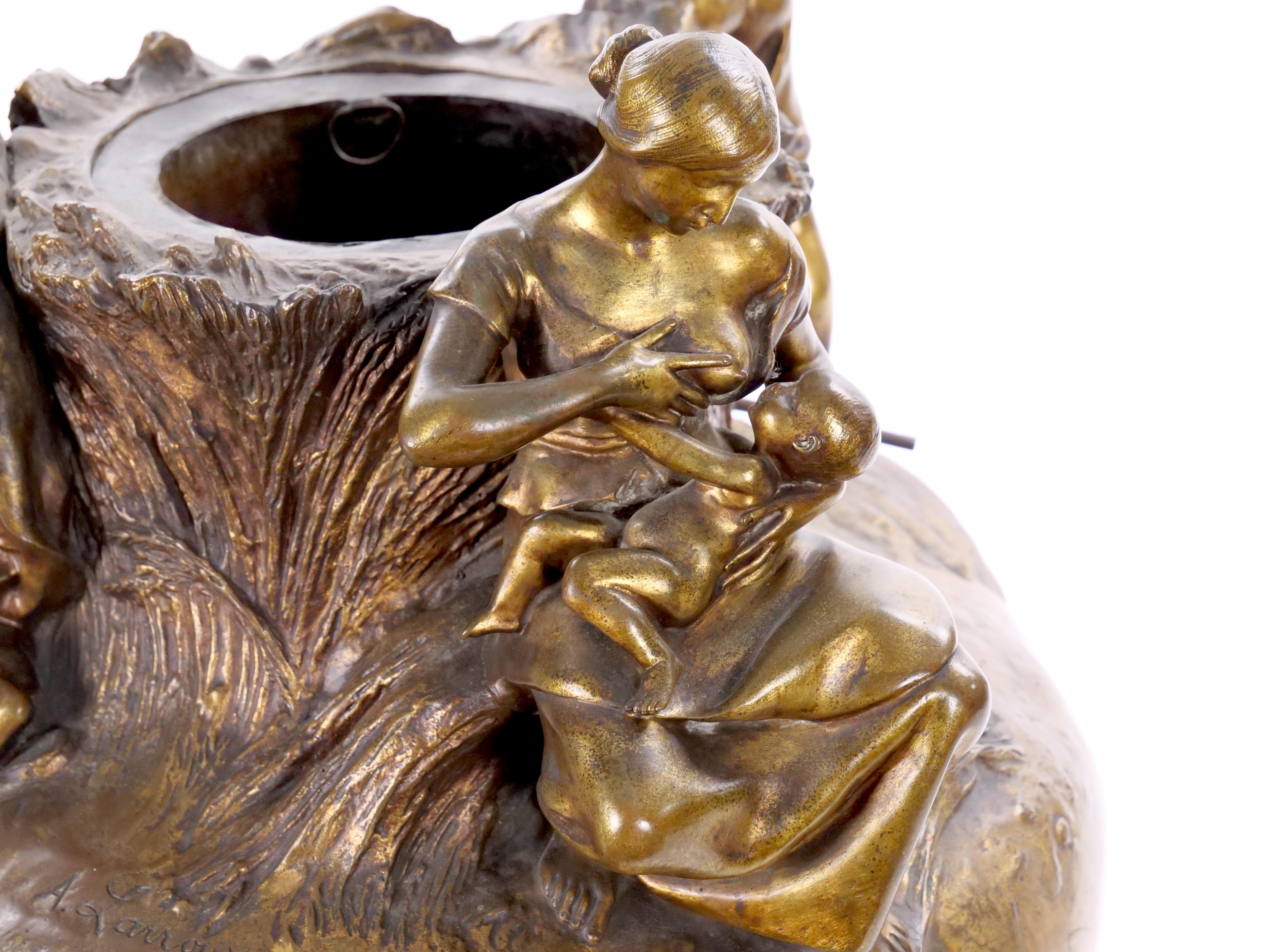 Antique French Gilt Bronze Figural Vase by Antonin Larroux (1859-1913) en vente 5