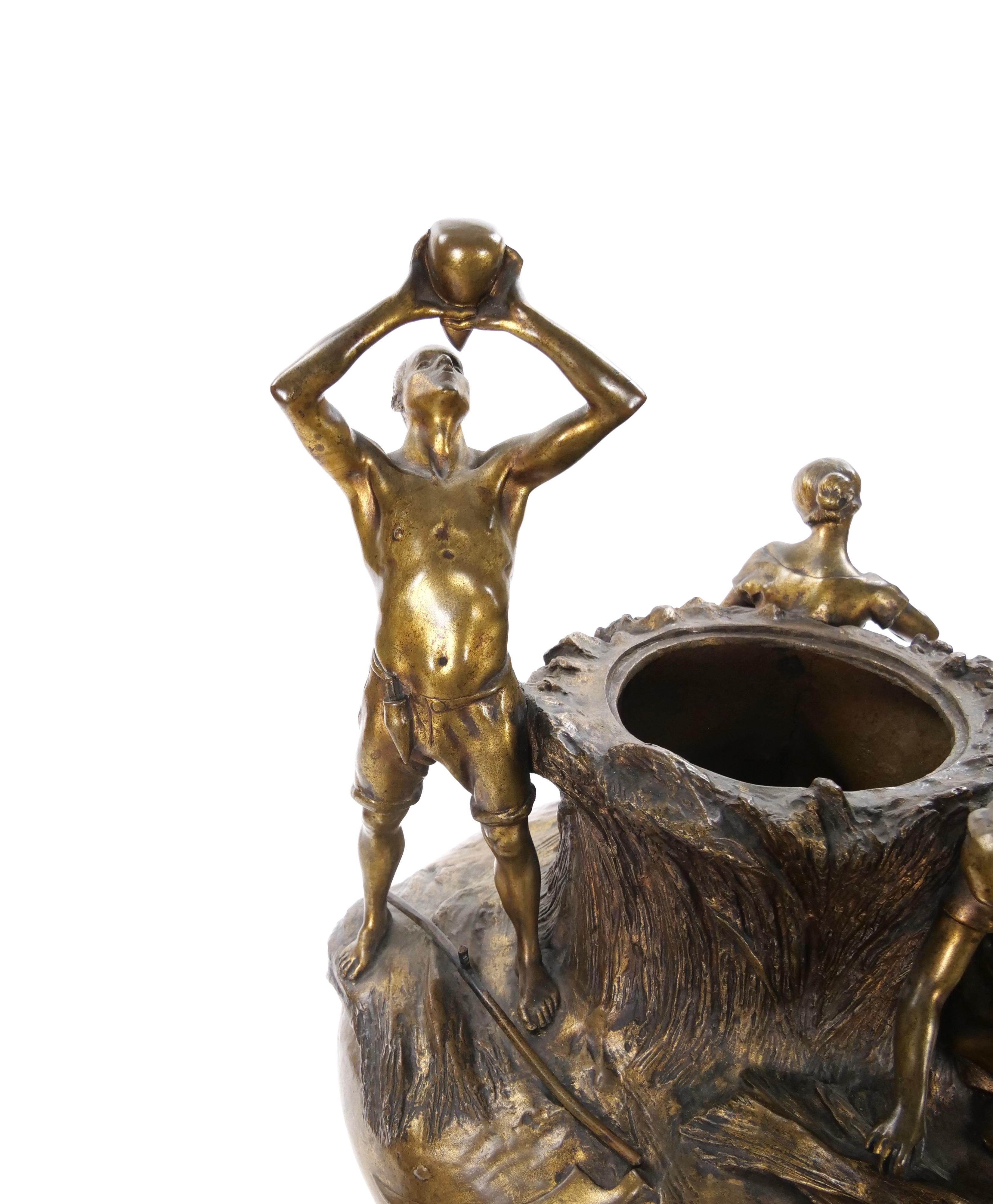 20ième siècle Antique French Gilt Bronze Figural Vase by Antonin Larroux (1859-1913) en vente