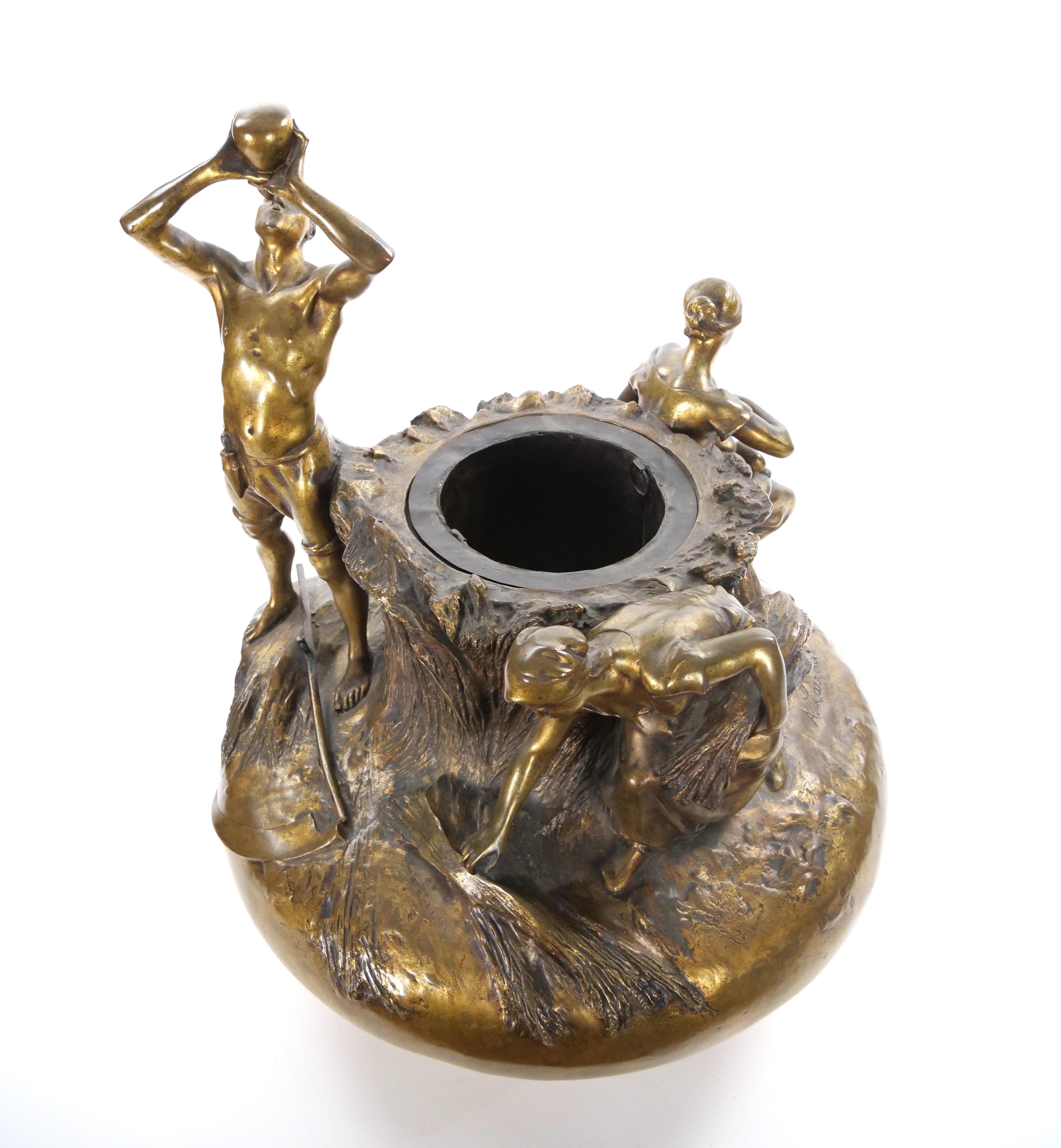Antique French Gilt Bronze Figural Vase by Antonin Larroux (1859-1913) en vente 1