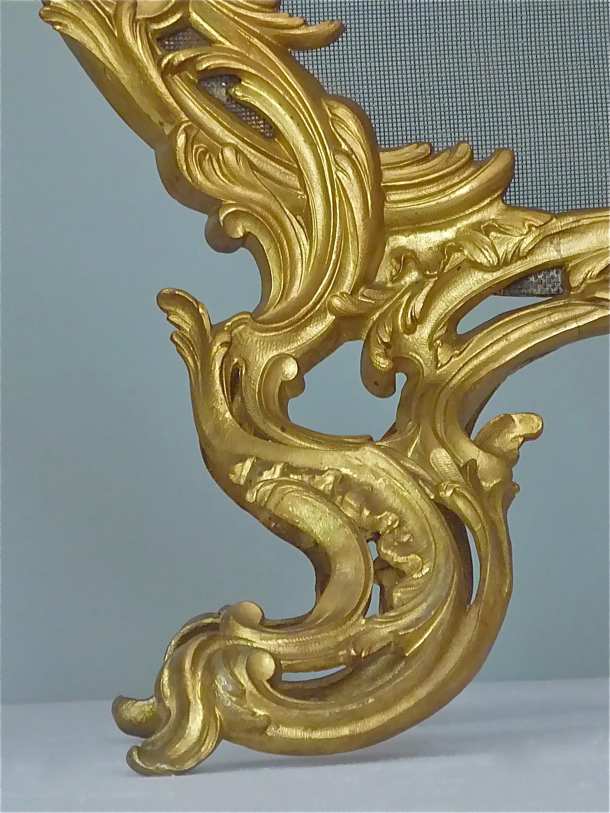 Antique French Gilt Bronze Fire Place Screen 19th Century Cherub Louis XV Style For Sale 11