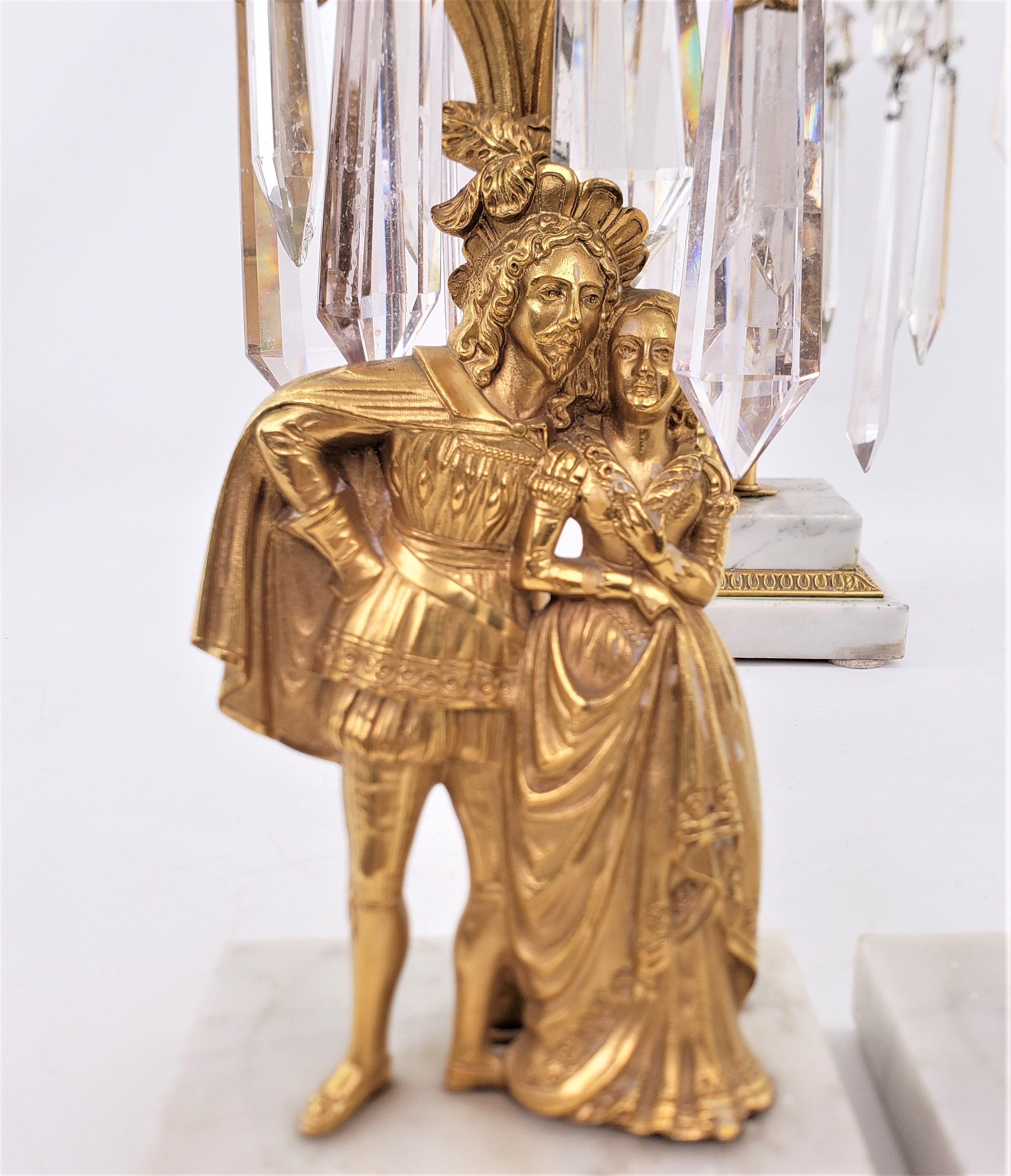 Antike französische vergoldete Bronze-Girandole- und passende Lüster mit edlen Figuren aus Guss im Angebot 4