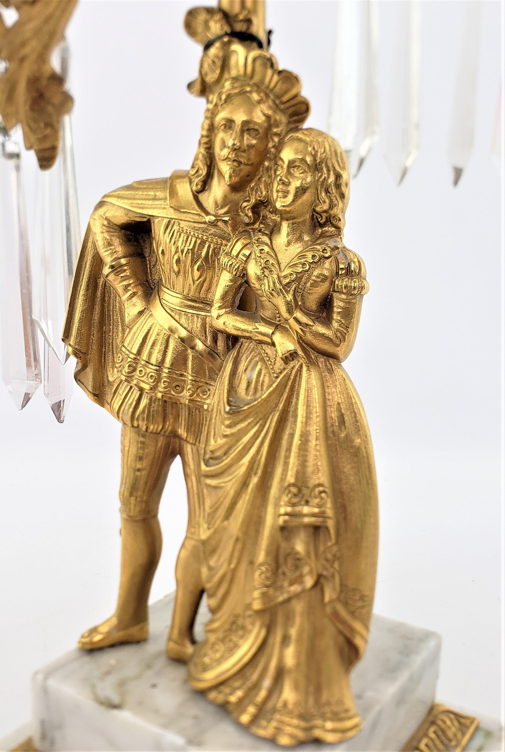 Antike französische vergoldete Bronze-Girandole- und passende Lüster mit edlen Figuren aus Guss im Angebot 6
