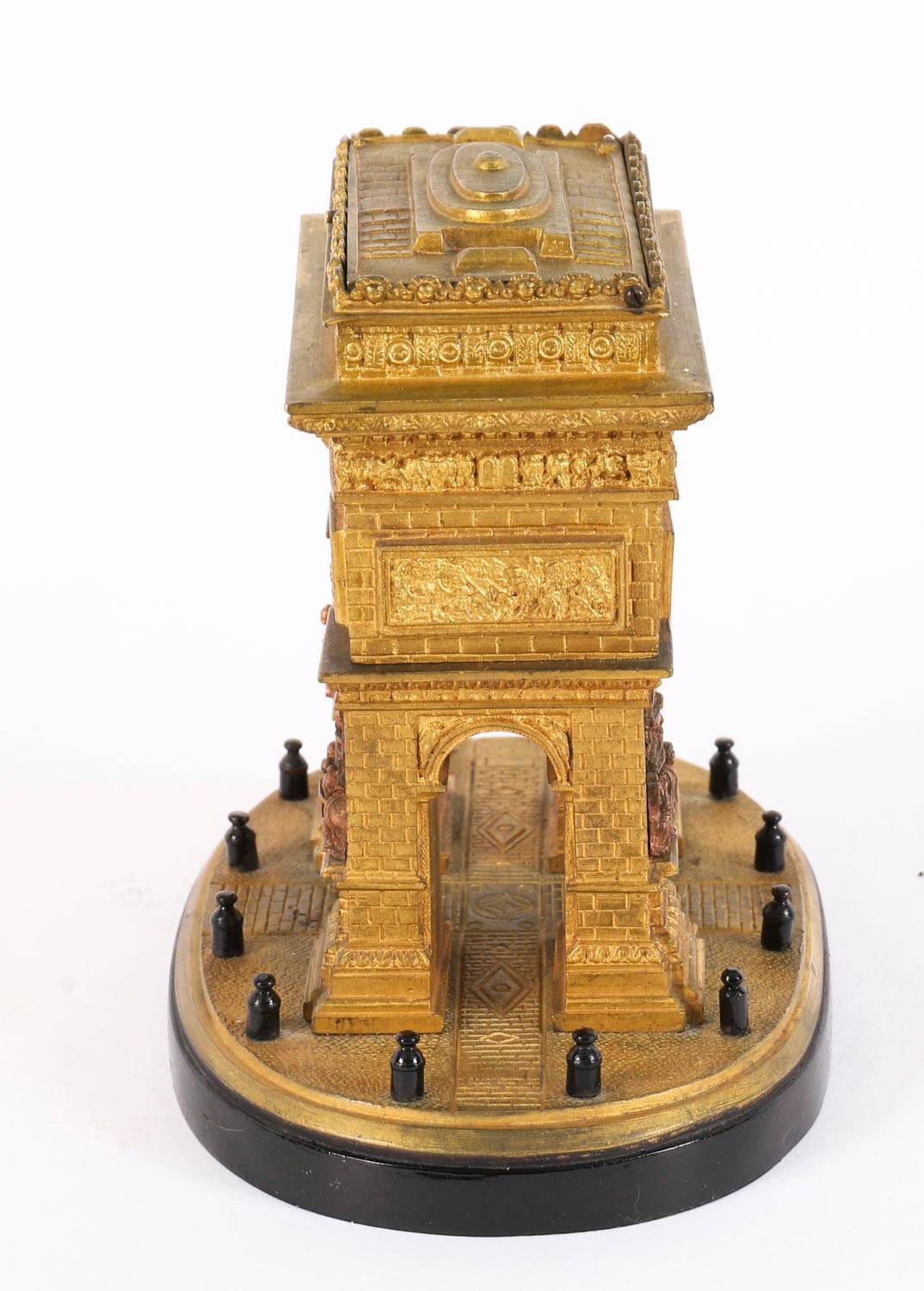 Antique French Gilt Bronze Grand Tour Model of The Arc de Triomphe (Arco di Trionfo) XIX secolo 5