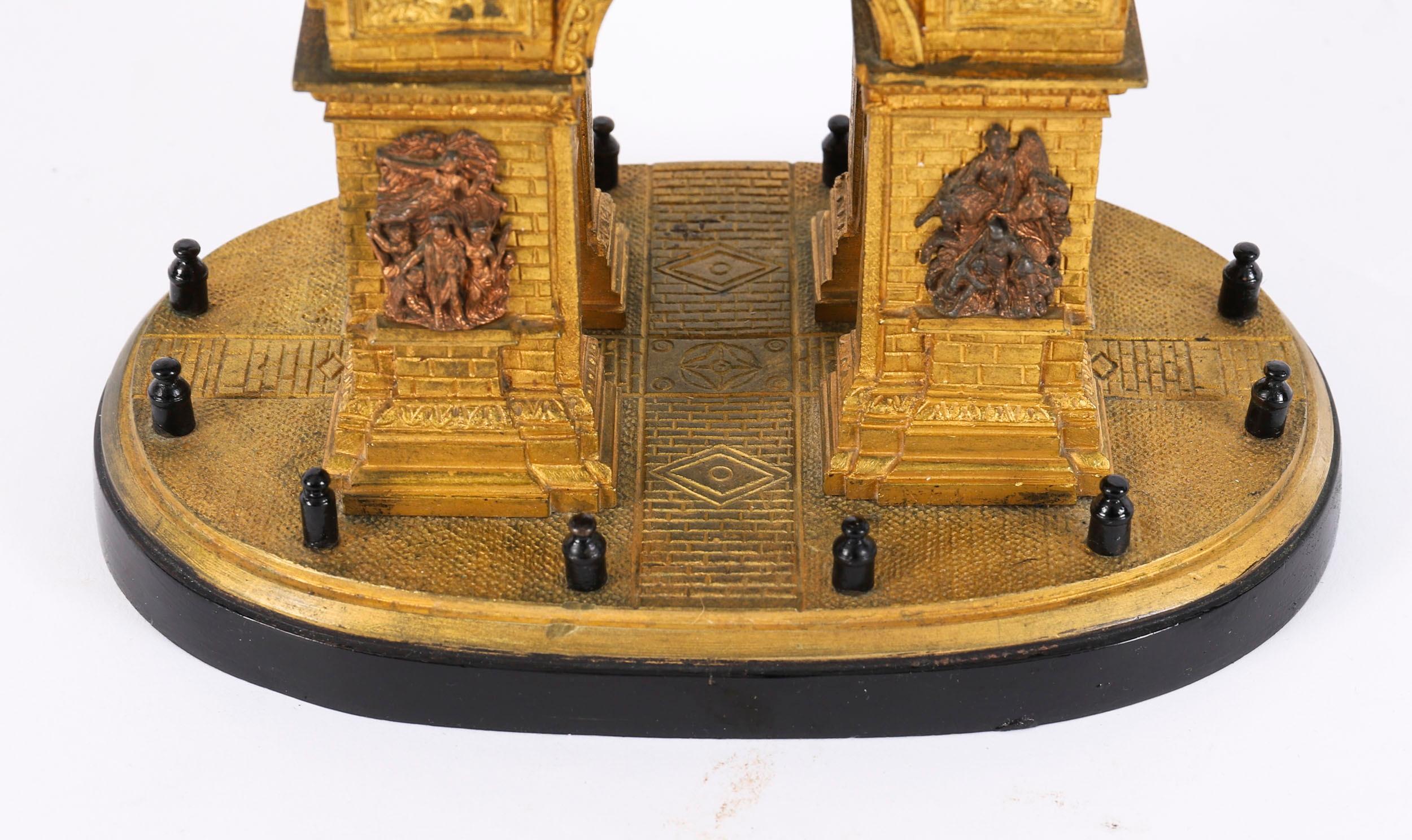 Antique French Gilt Bronze Grand Tour Model of The Arc de Triomphe (Arco di Trionfo) XIX secolo 6