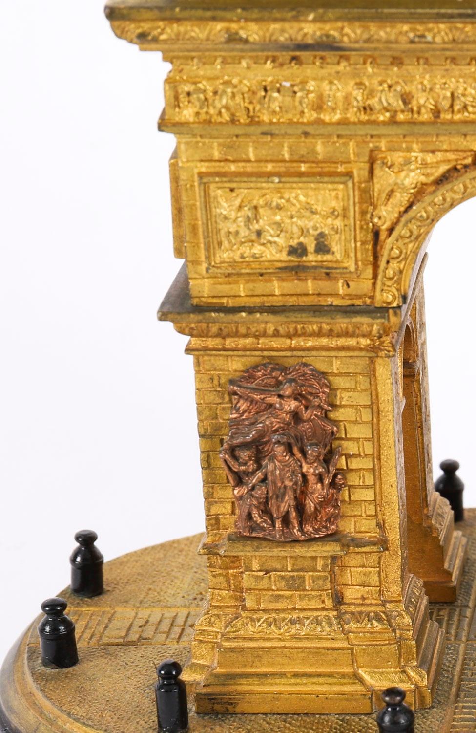 Antique French Gilt Bronze Grand Tour Model of The Arc de Triomphe (Arco di Trionfo) XIX secolo 12