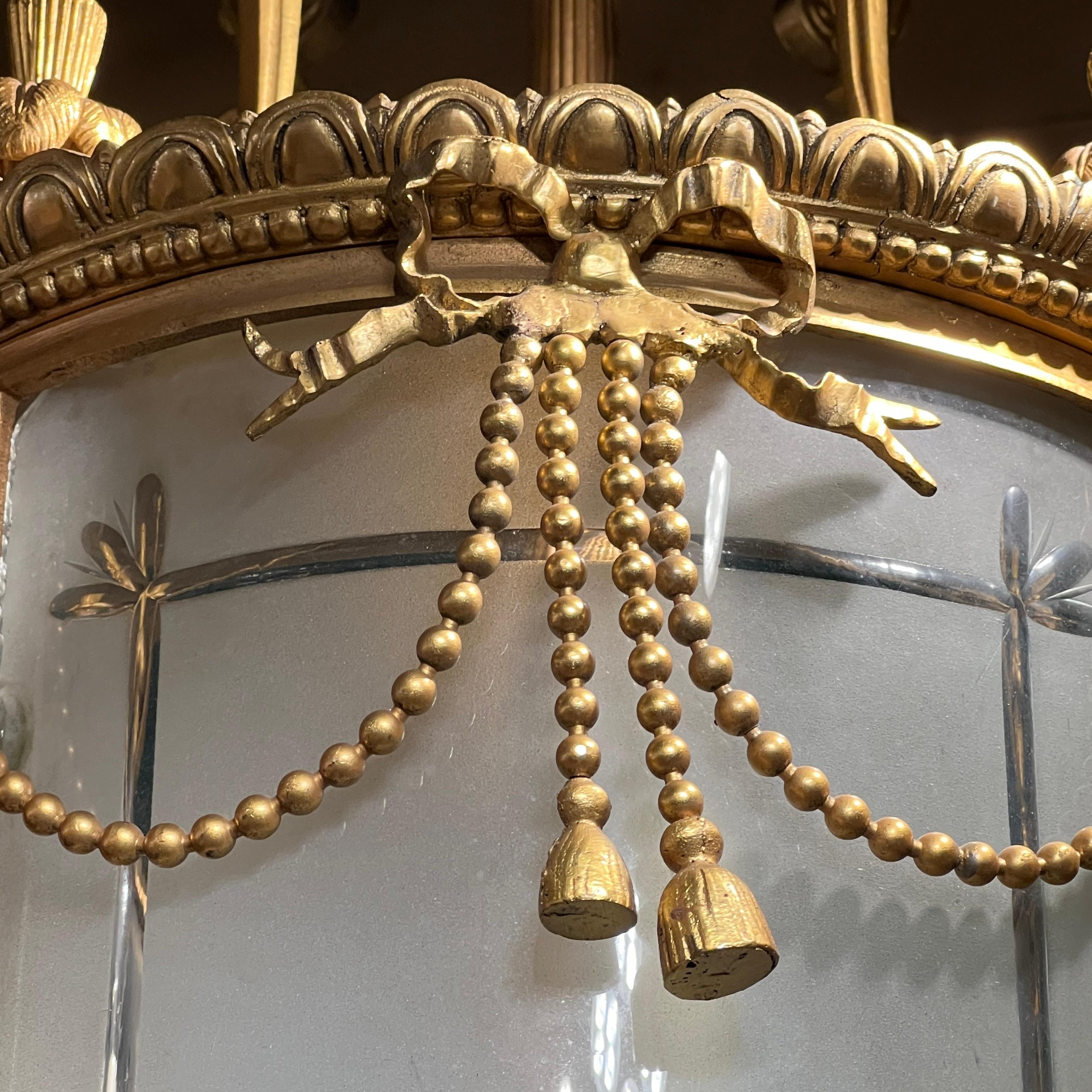 Lanterne française ancienne en bronze doré de style Louis XVI en vente 1