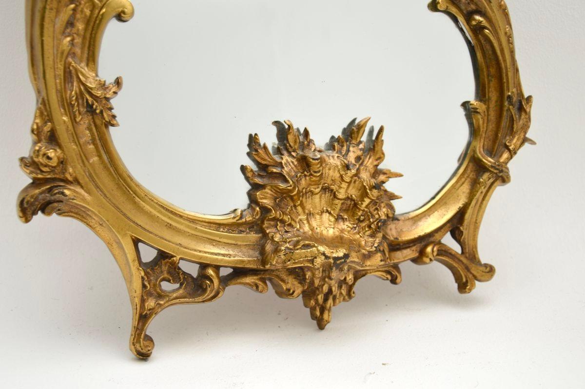 Rococo Miroir français ancien en bronze doré en vente