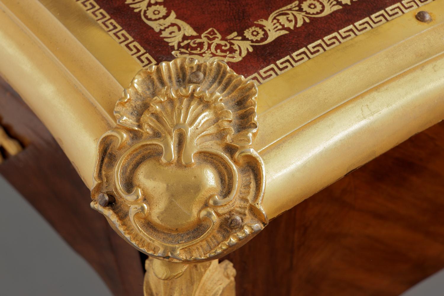 Antiker französischer Tisch/Schreibtisch mit vergoldeter Bronze im Angebot 2