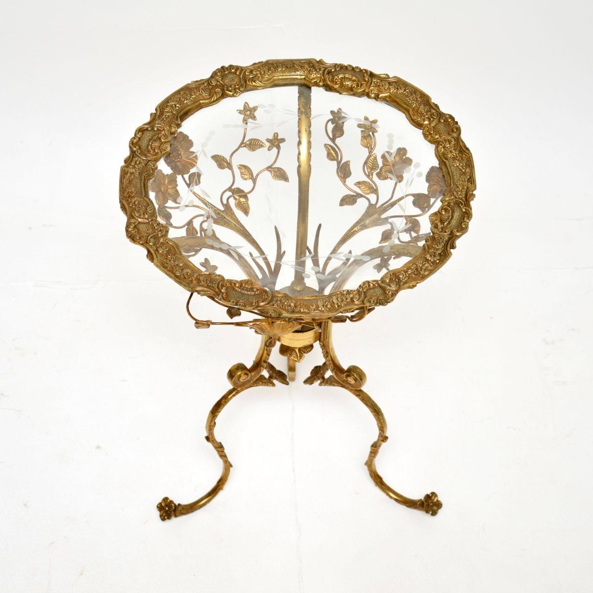 Mouvement esthétique Table d'appoint en bronze doré Antique French en vente