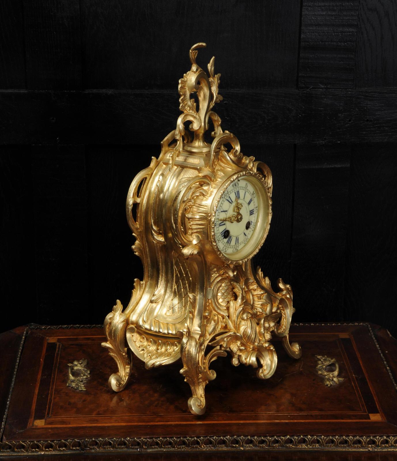 Pendule rococo française ancienne en bronze doré:: vers 1880 3