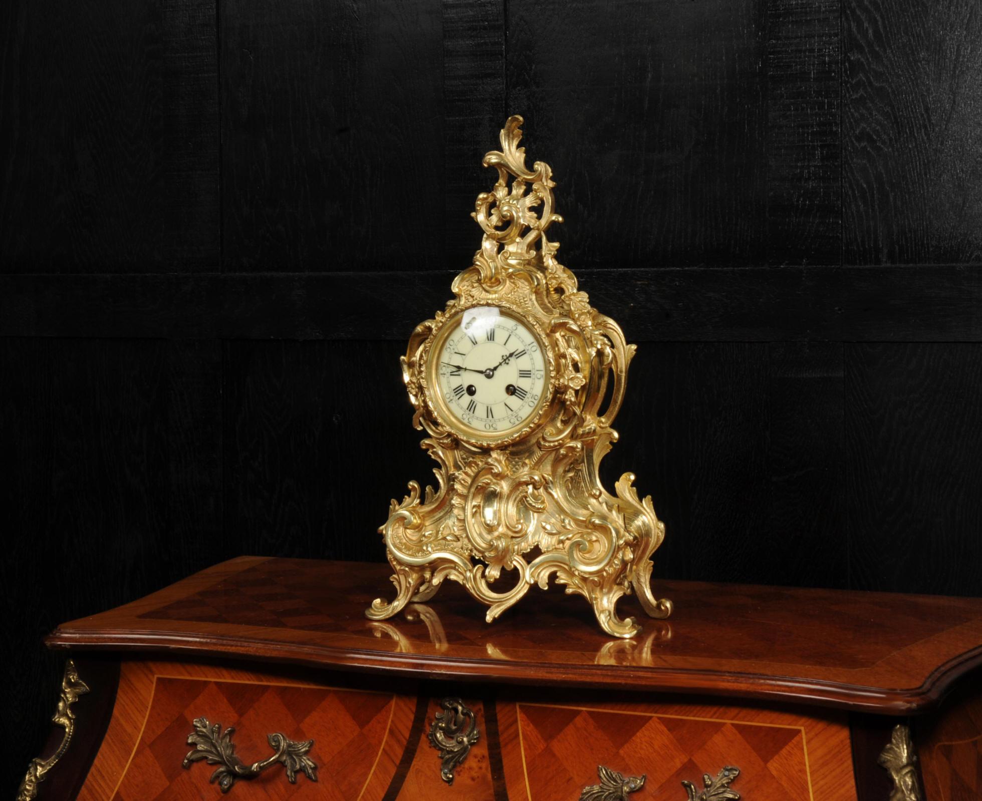 Antique French Gilt Bronze Rococo Clock In Good Condition For Sale In Belper, Derbyshire