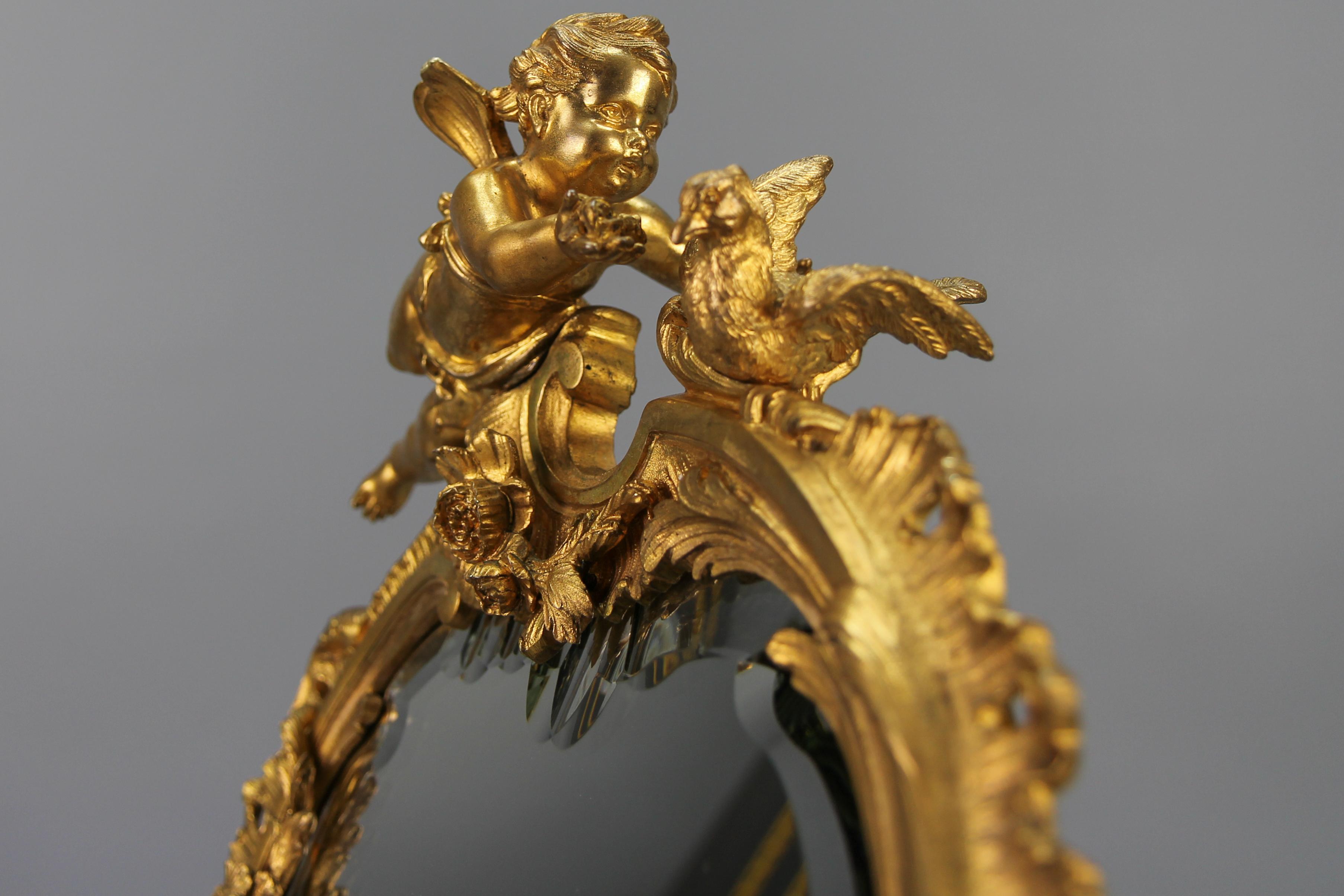 Antiker französischer vergoldeter Bronze-Tischspiegel im Rokoko-Stil mit Cherub und Vogel im Angebot 5