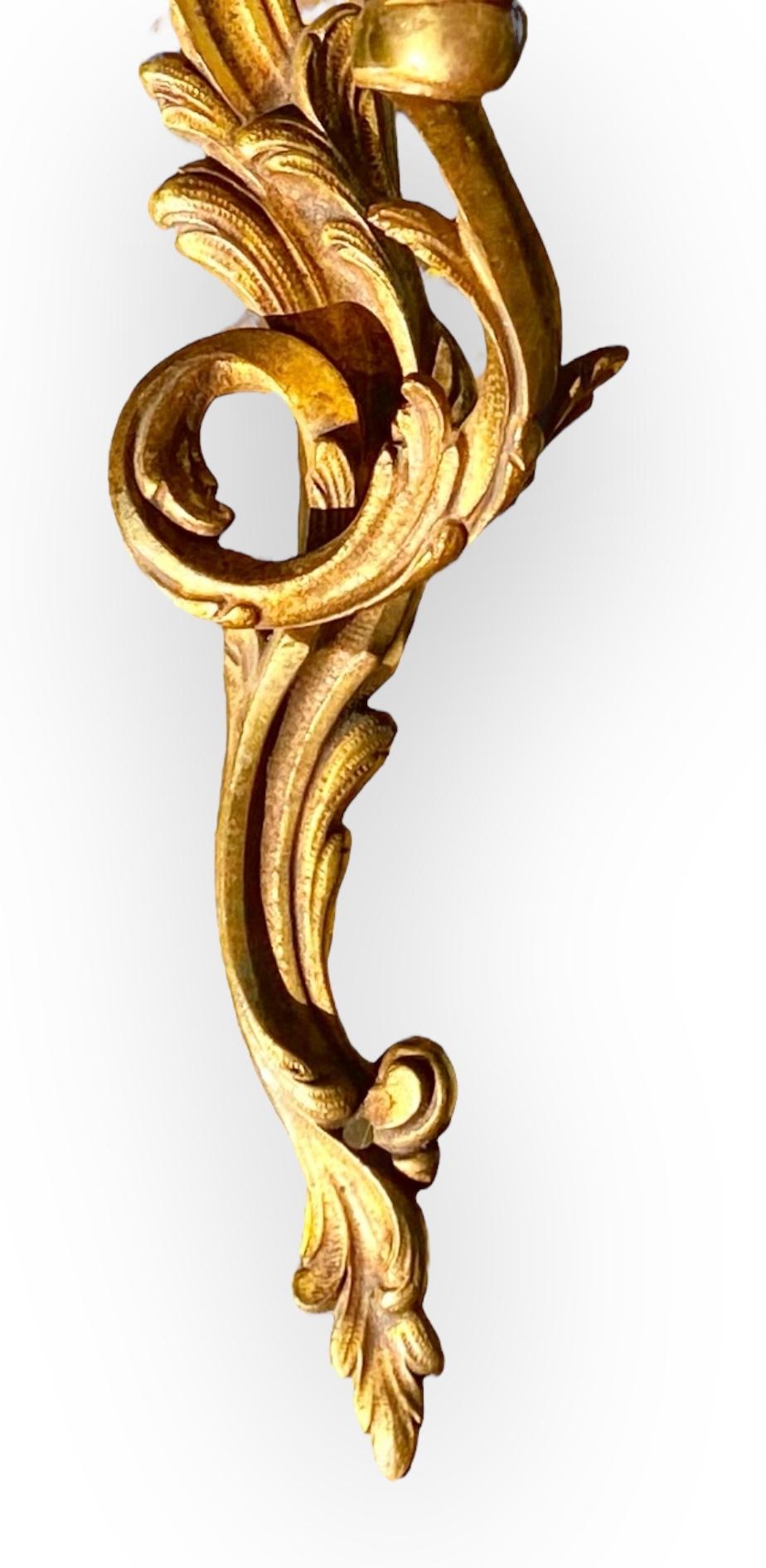Lámpara de pared de un brazo en bronce dorado Antique French con pantalla de seda en venta 2